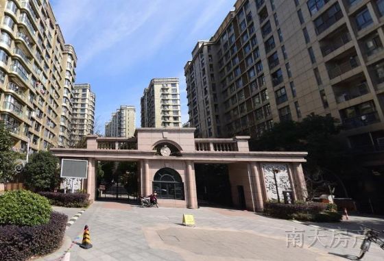 雅戈尔湖景花园