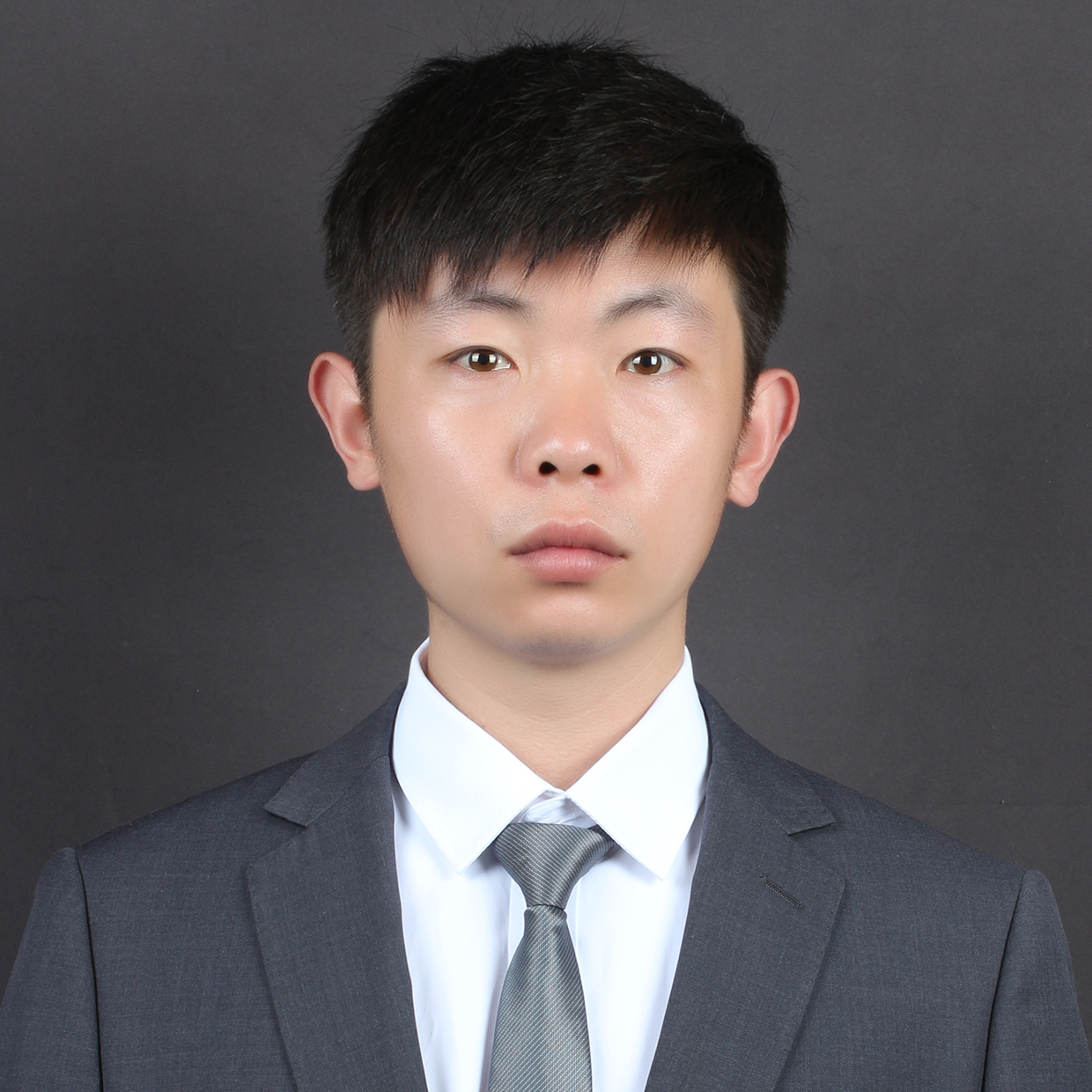 李龙辉