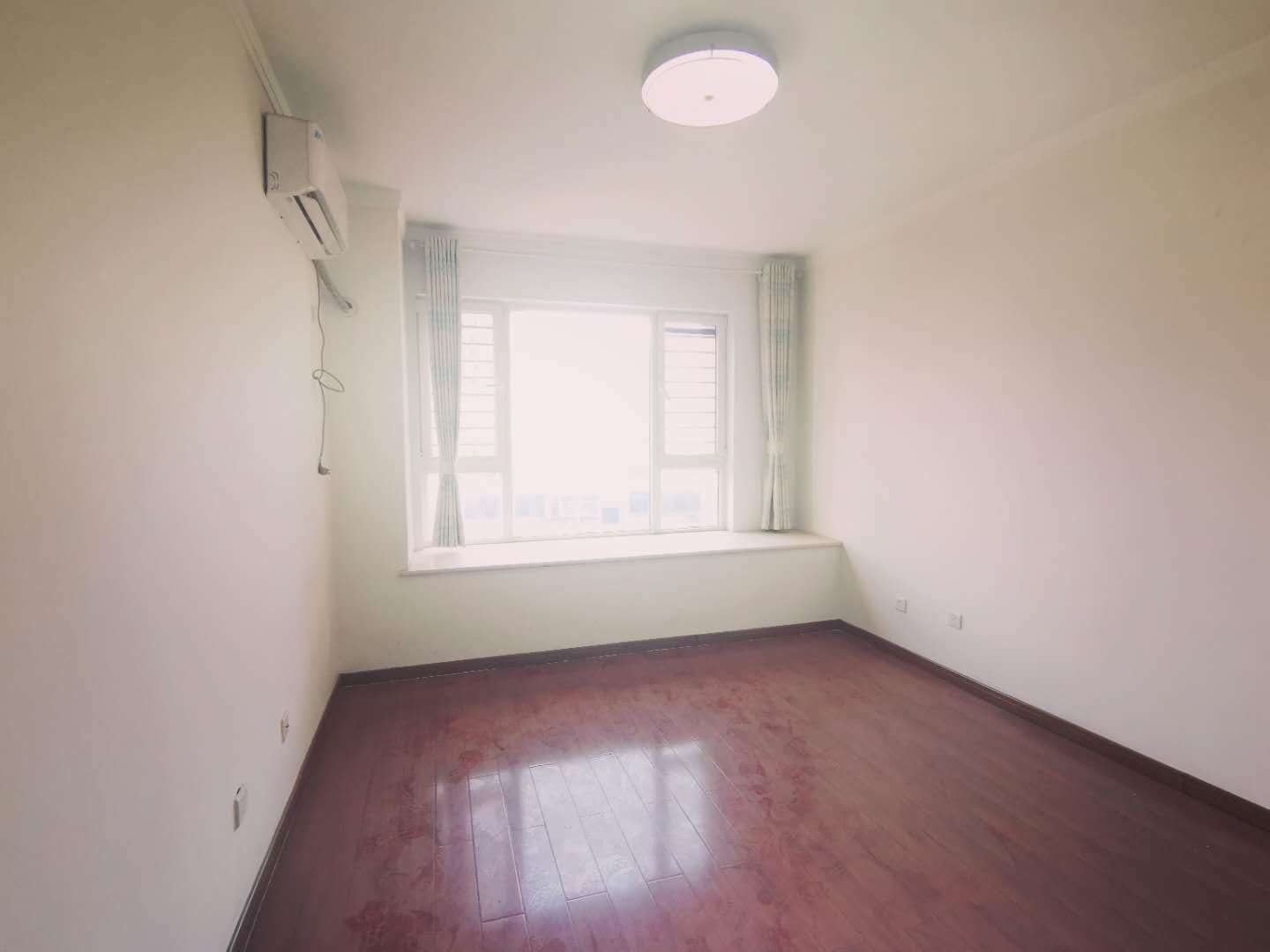 绿地新里卢浮公馆