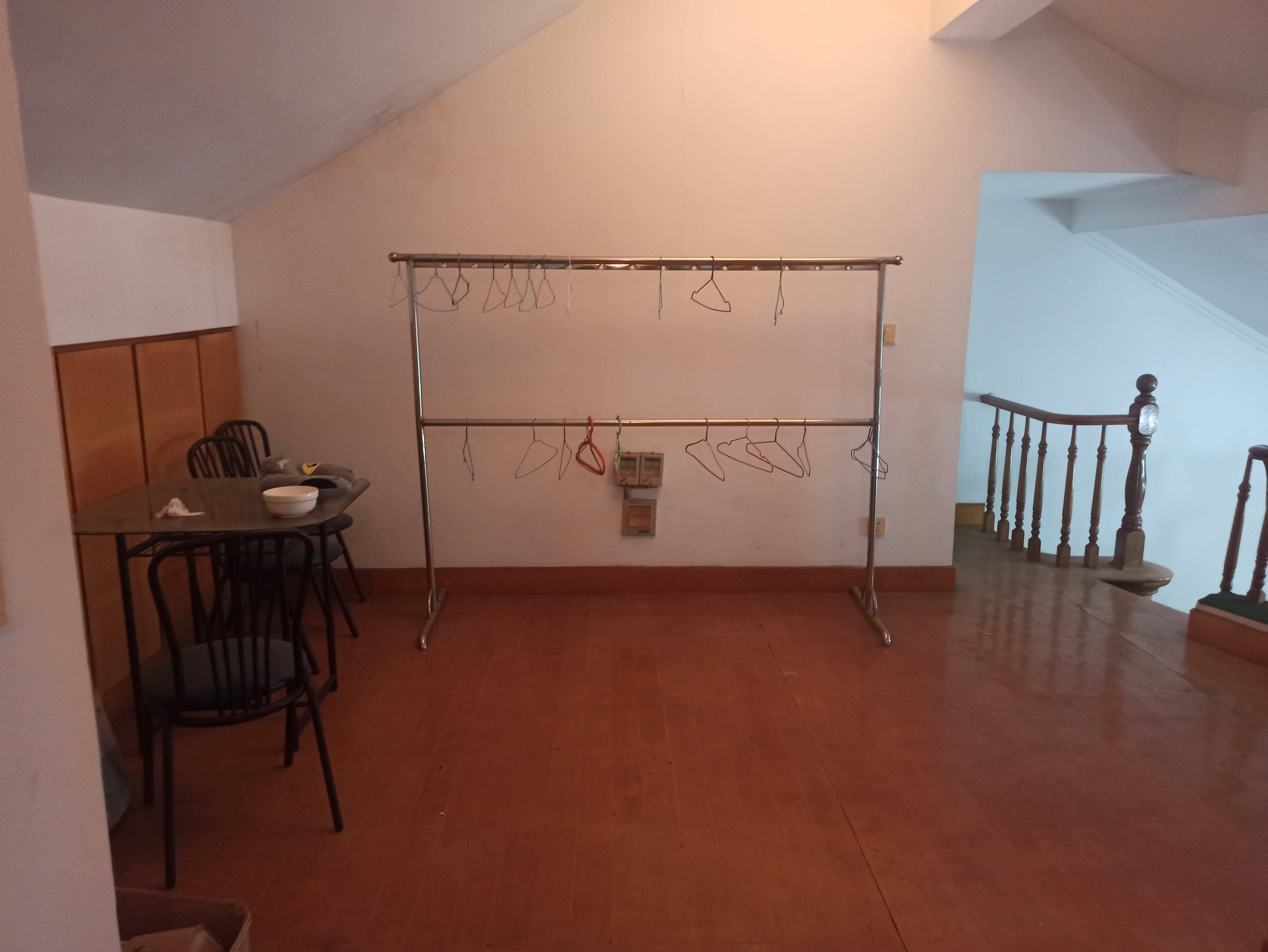新世纪花园B区 6室3厅2卫170.0㎡