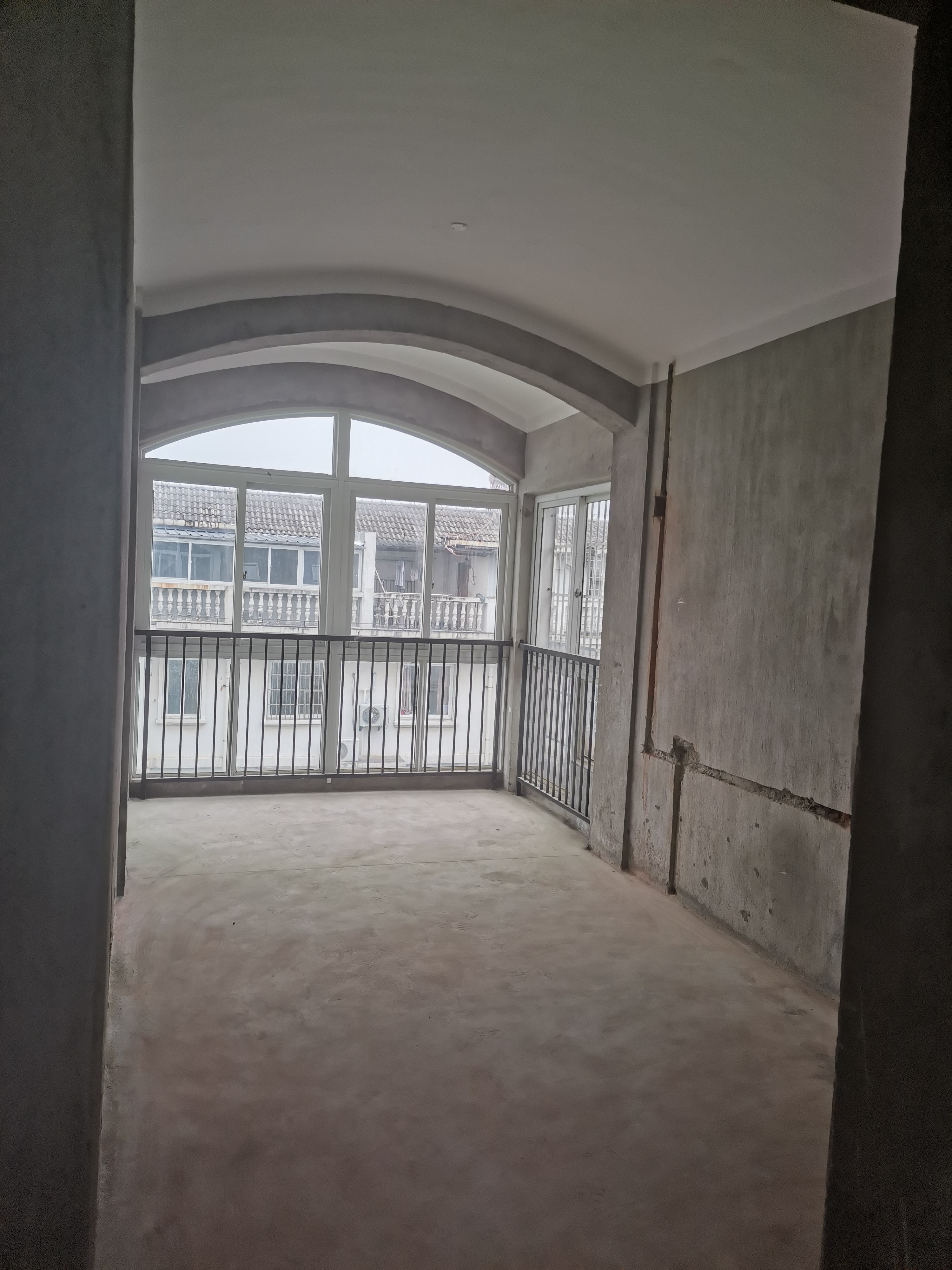 香榭家园 4室3厅2卫185.0㎡