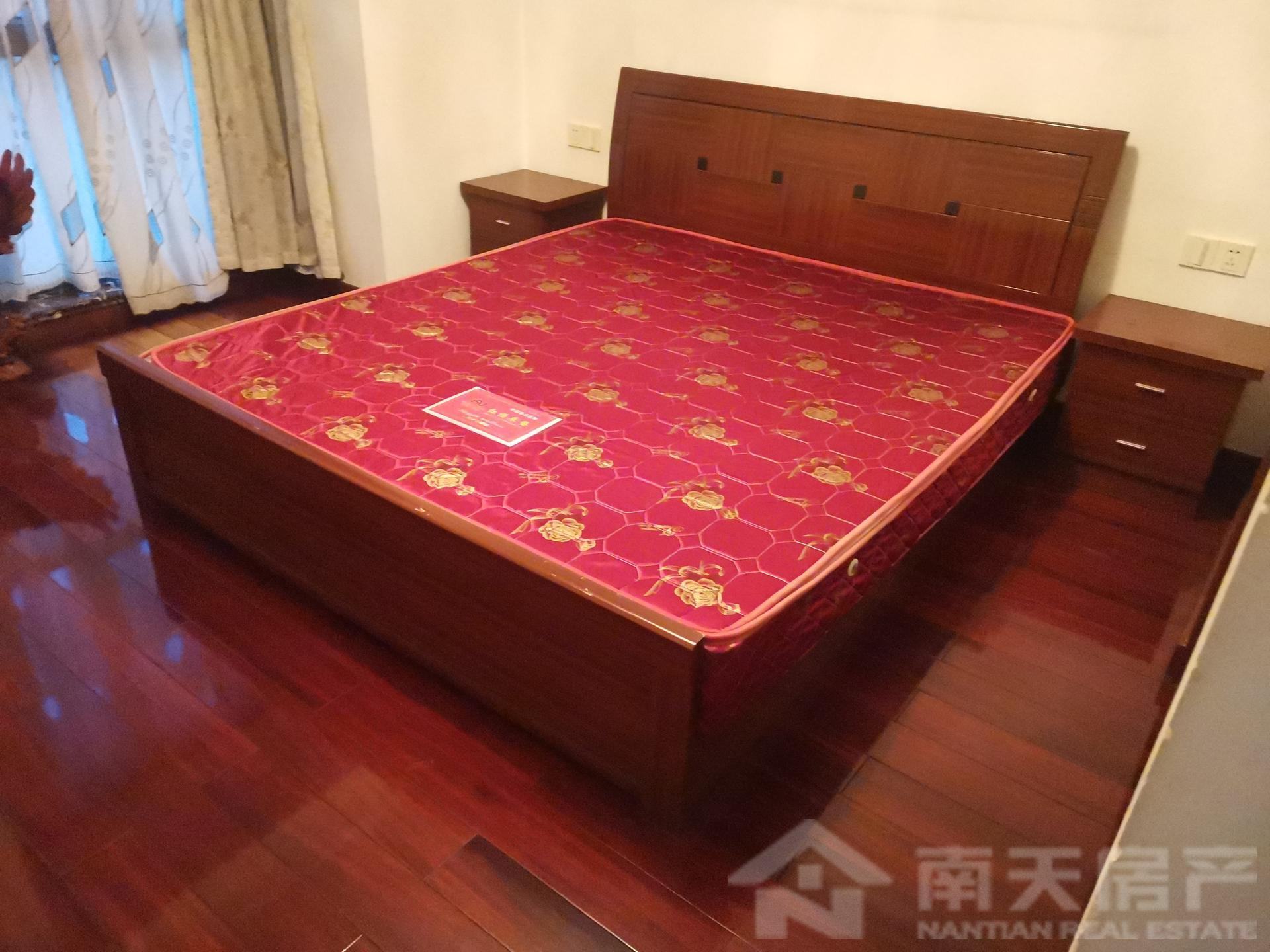 雅戈尔西湖花园 3室2厅1卫110.2㎡2800元/月