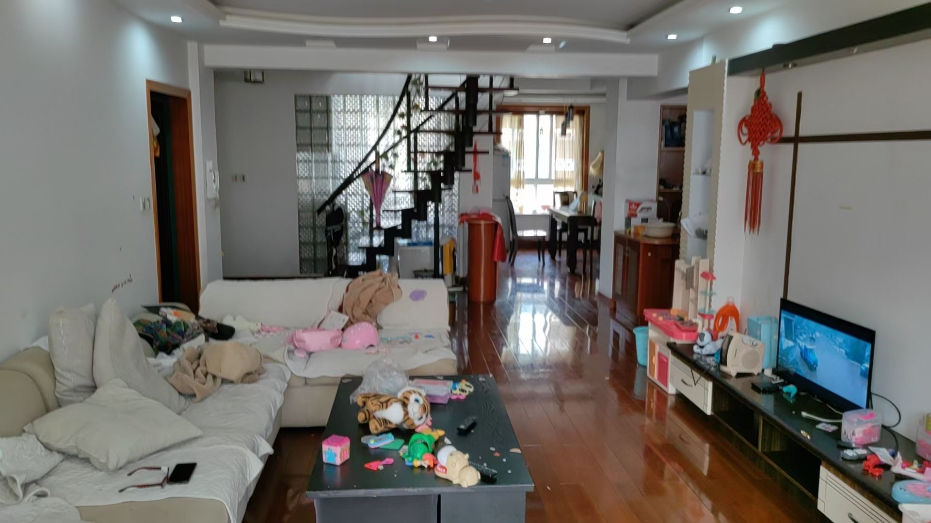新华园(东区) 3室3厅3卫177.15000000000001㎡