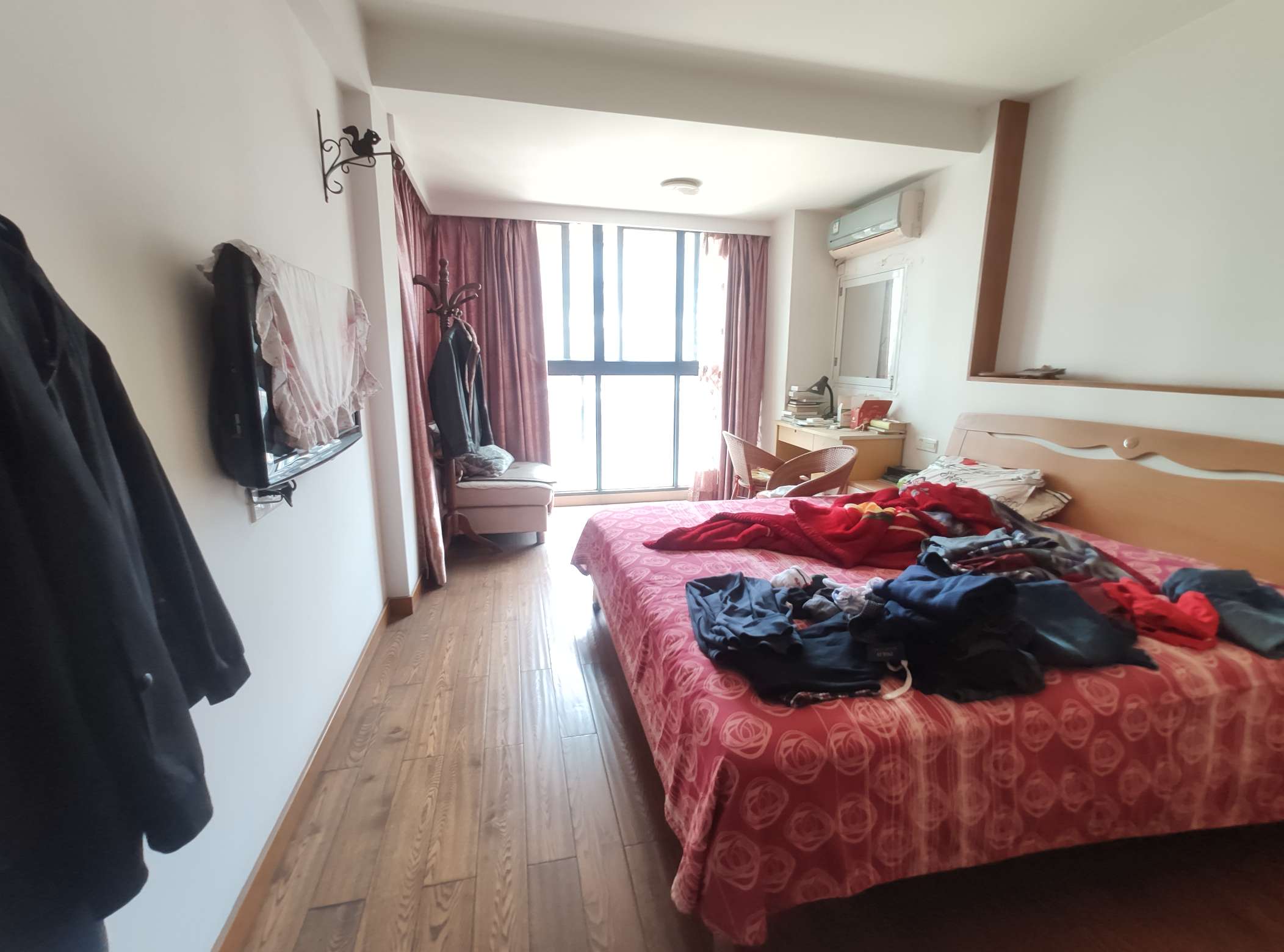 西堤阳光 5室2厅2卫97.109999999999999㎡