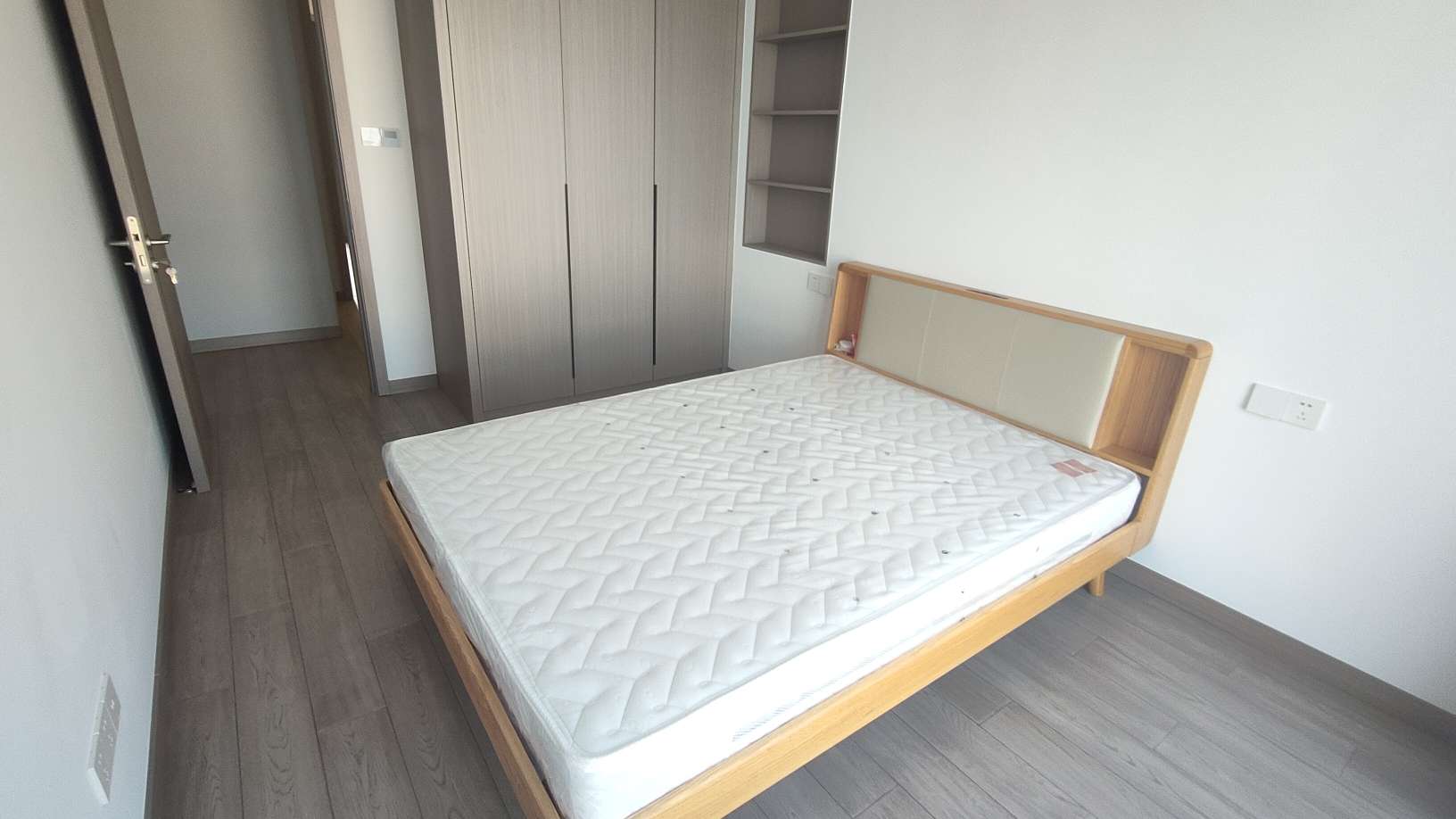 美的鼓楼前 4室2厅3卫195.00999999999999㎡