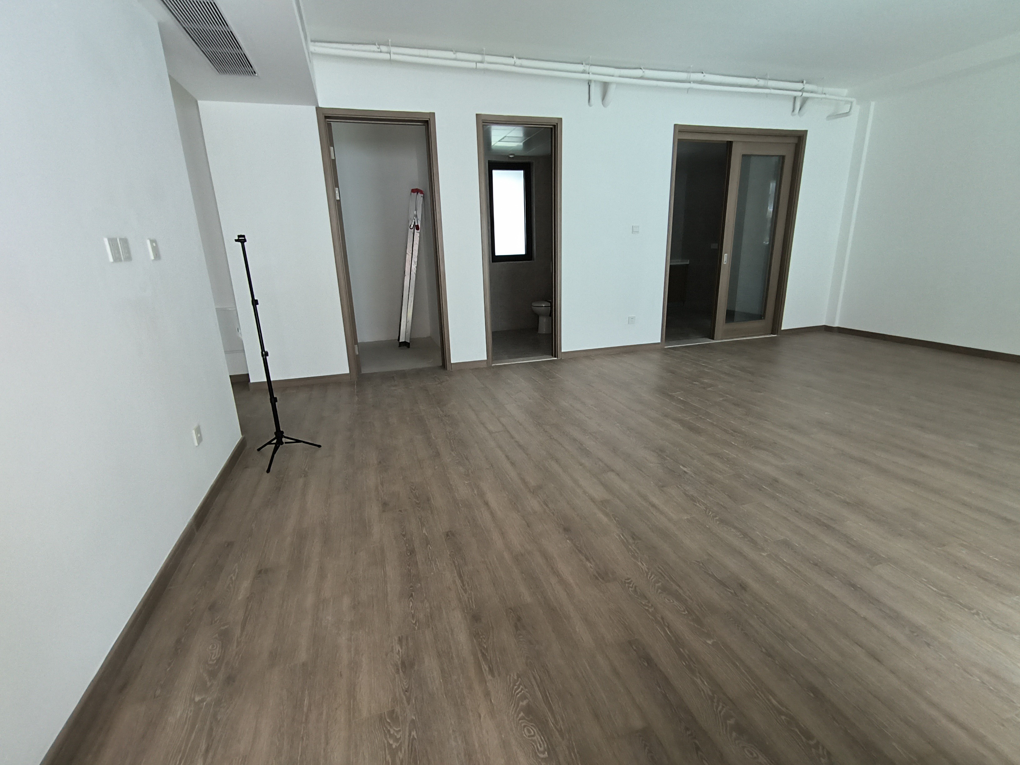 新芝源境府 4室2厅5卫249.38999999999999㎡