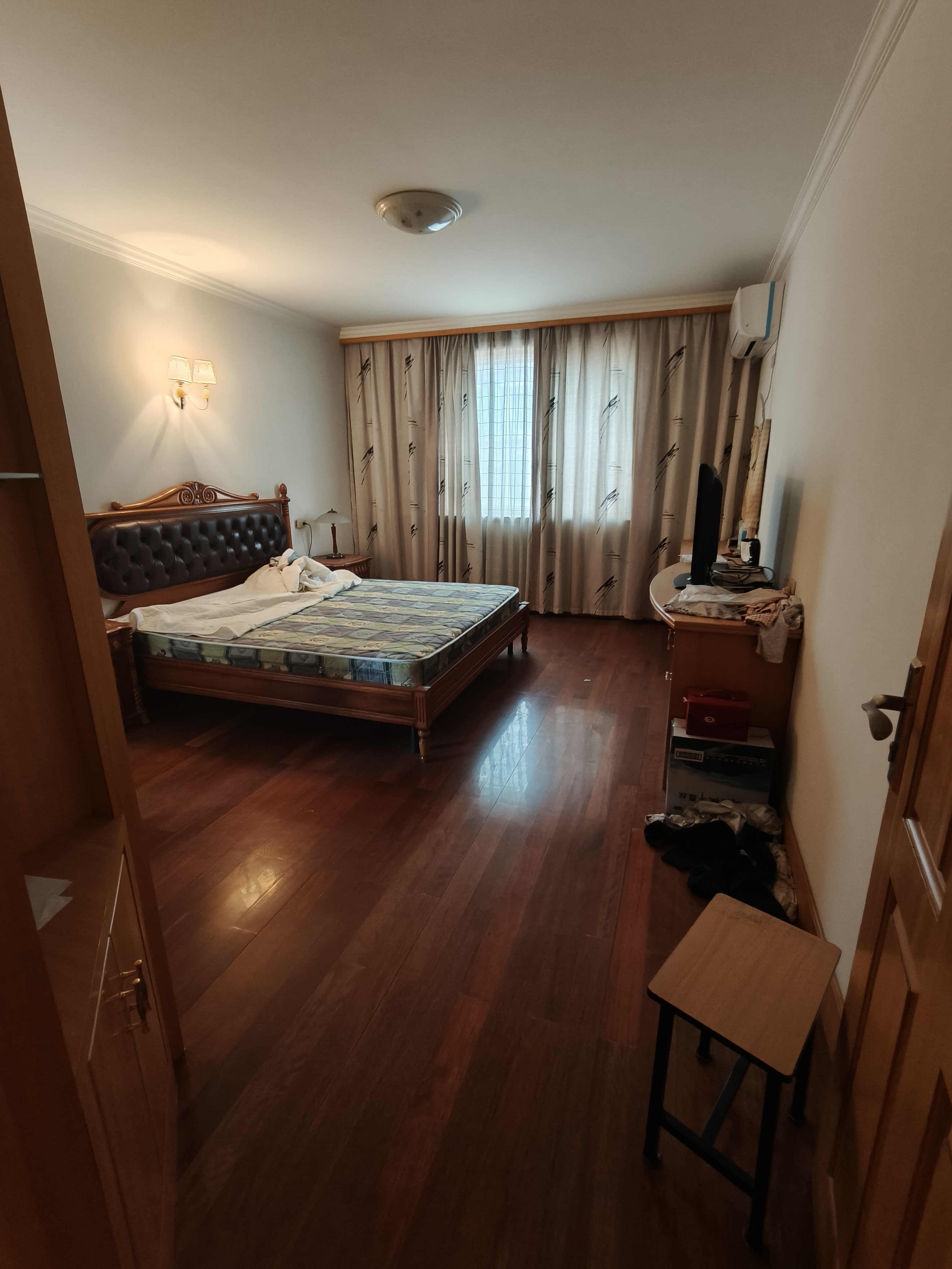 新世纪花园B区 4室2厅2卫149.0㎡