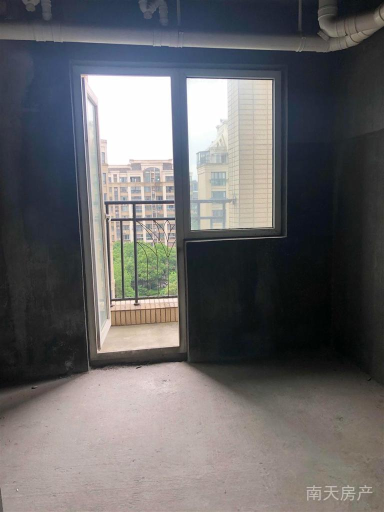 中海东湖观邸东区 5室2厅3卫180.13999999999999㎡