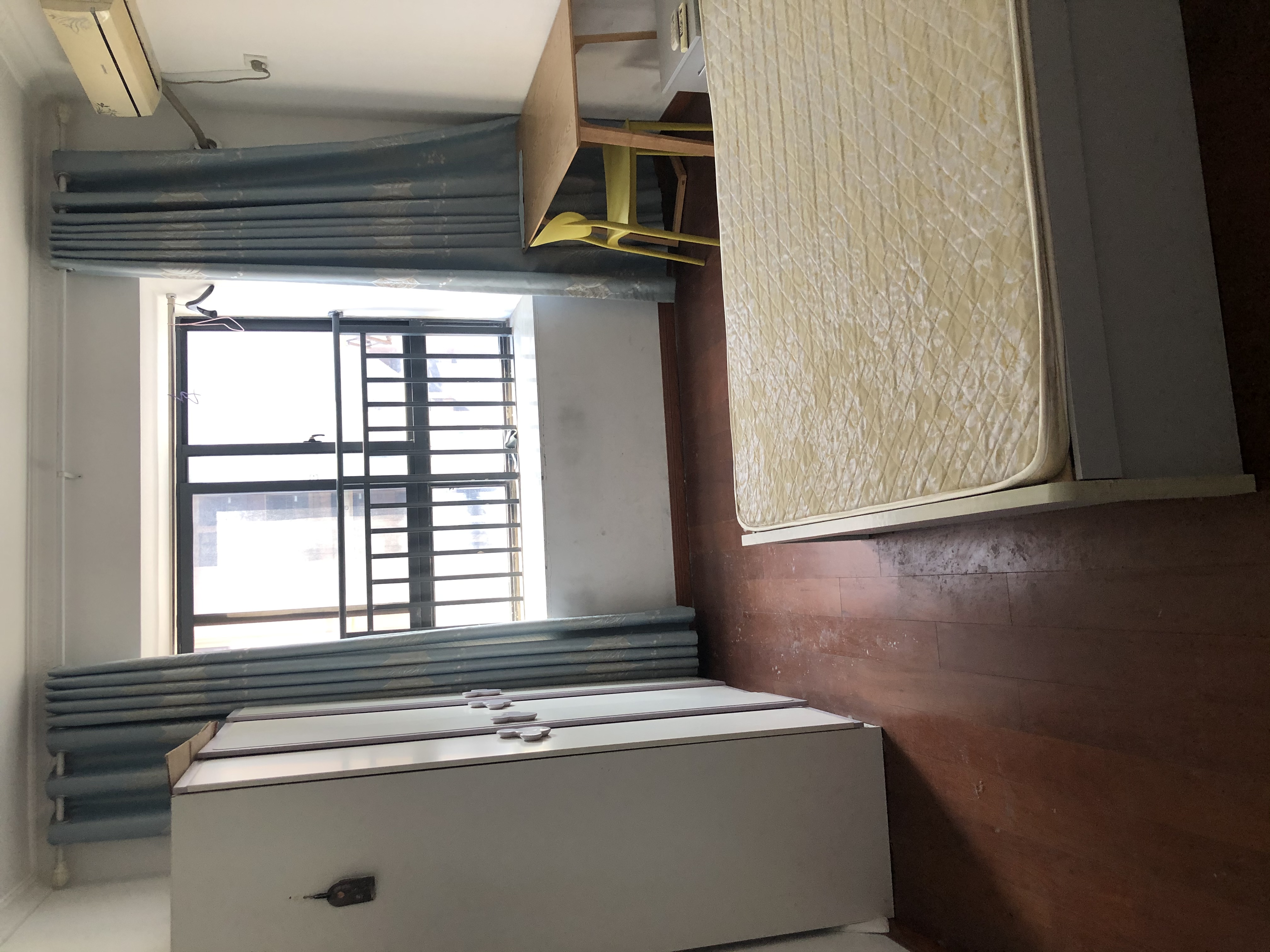 忆江南小区3室2厅1卫98.1平方2200元/月