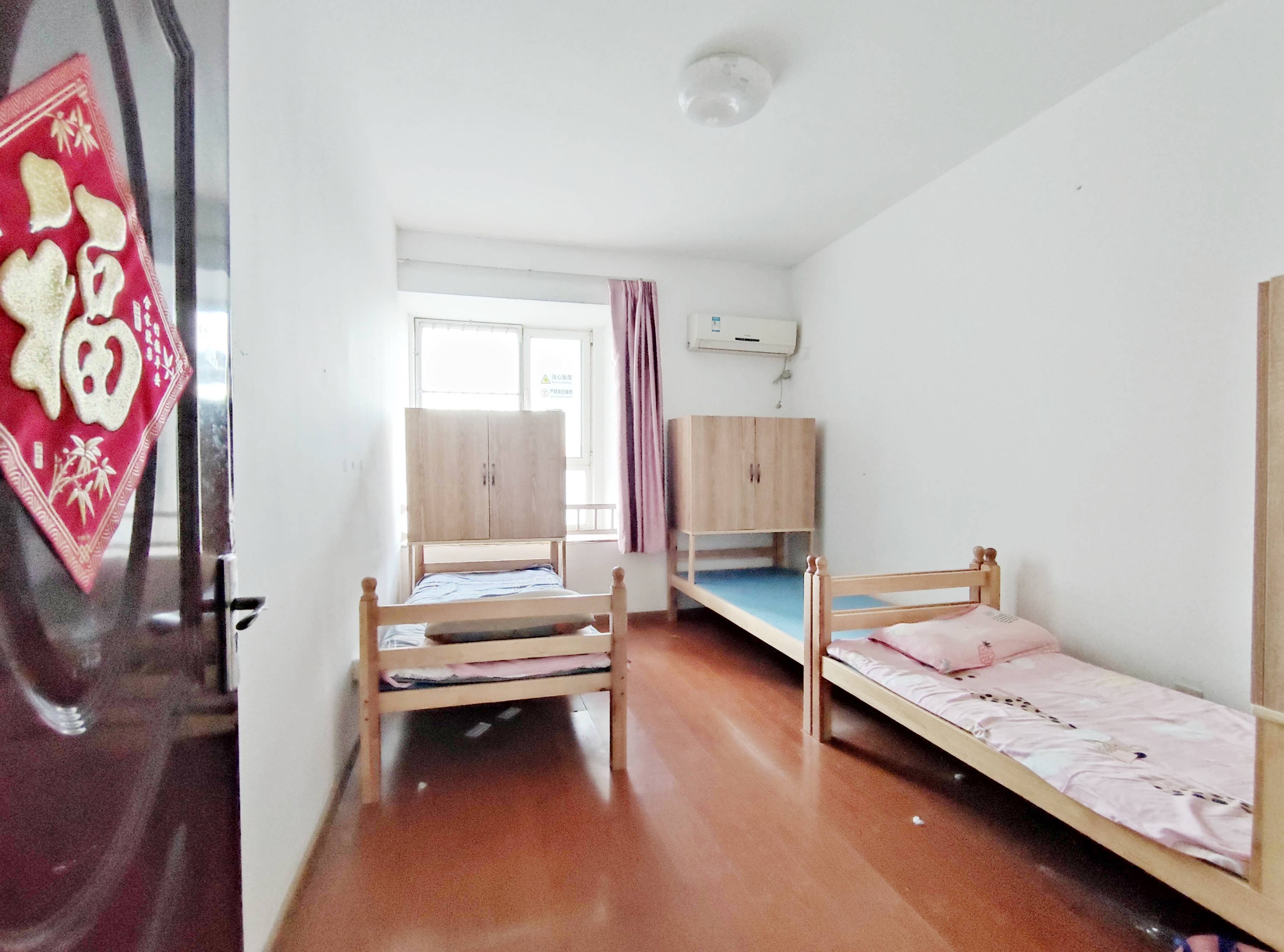 绿地新里卢浮公馆