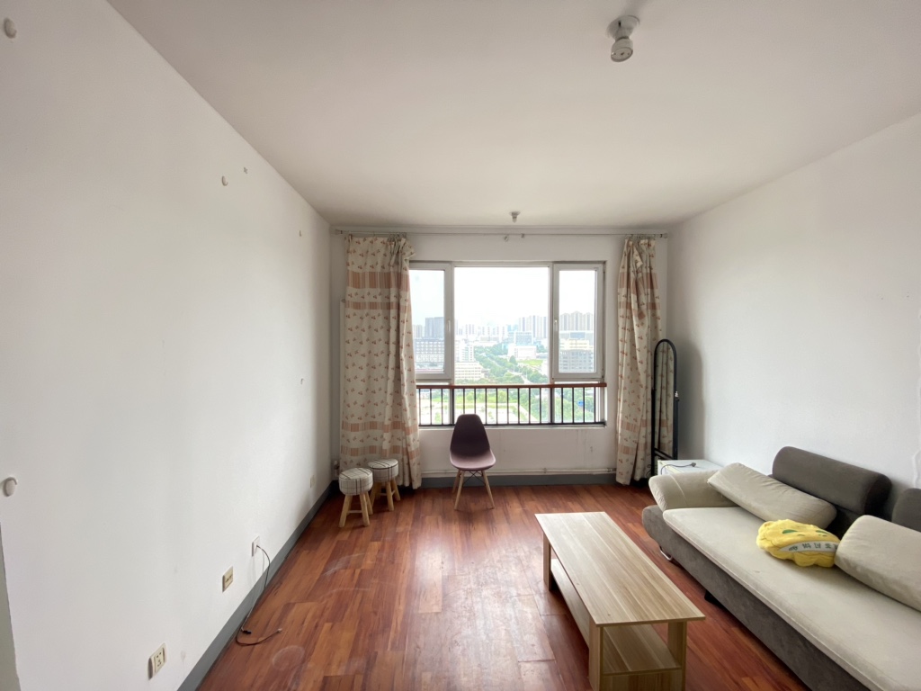   理想新城  精装两室 全南向 带车位 万达核心位置