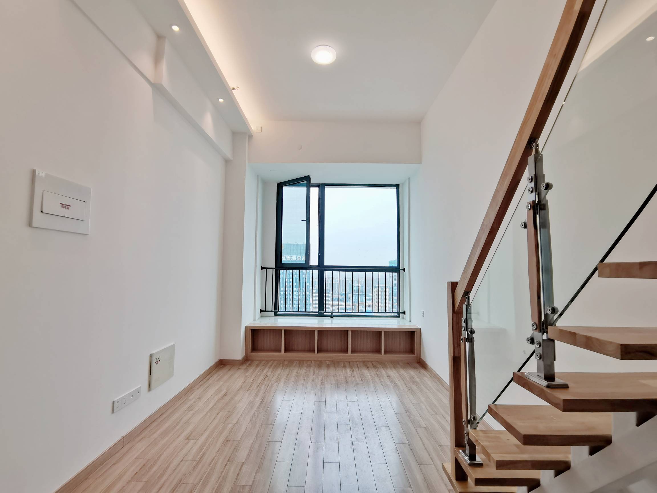 万科大都会万公馆