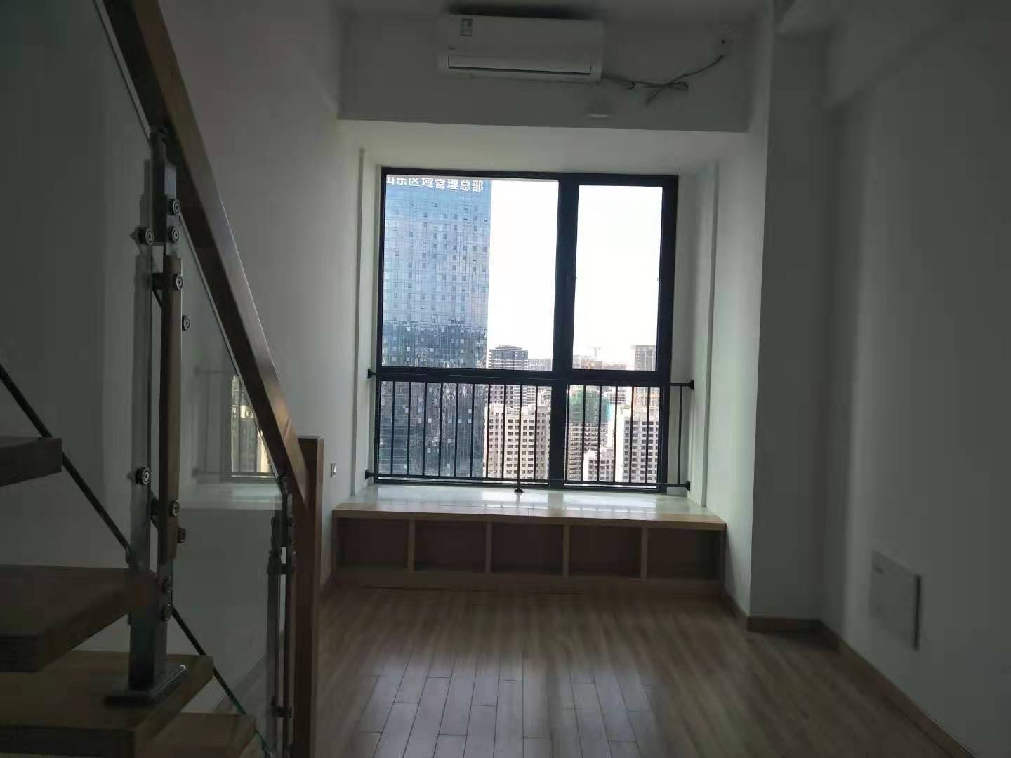 万科大都会万公馆