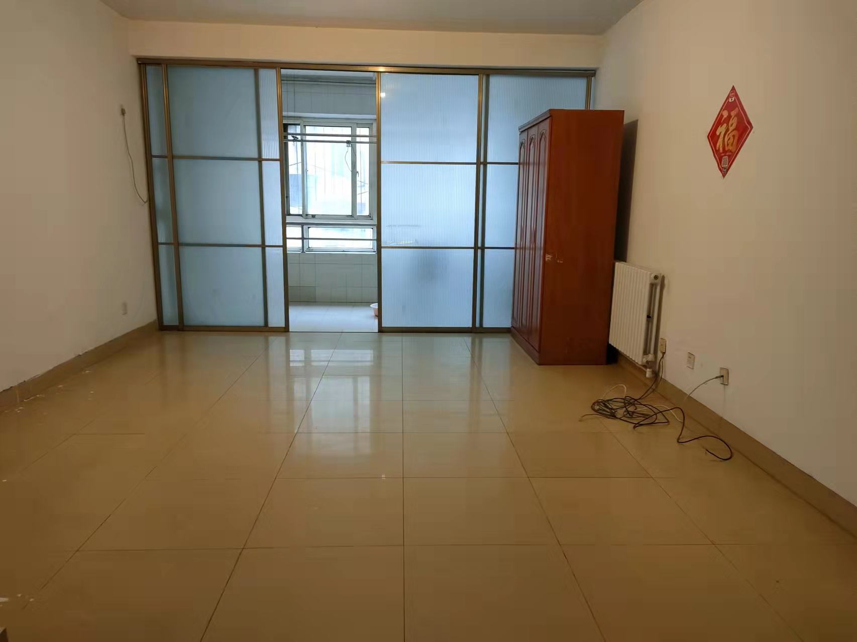 
							龙腾国际花园