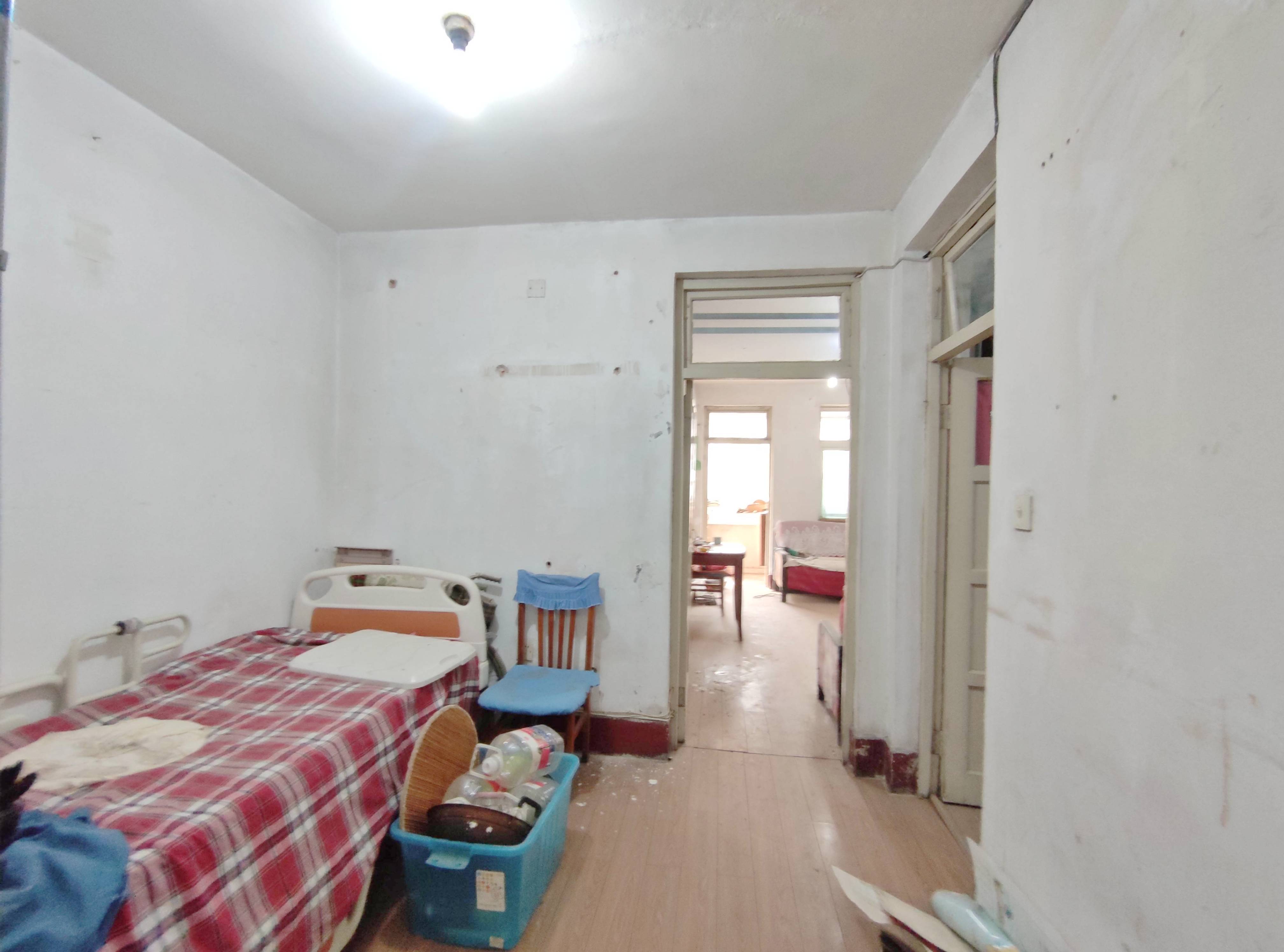 北小辛庄东街112号