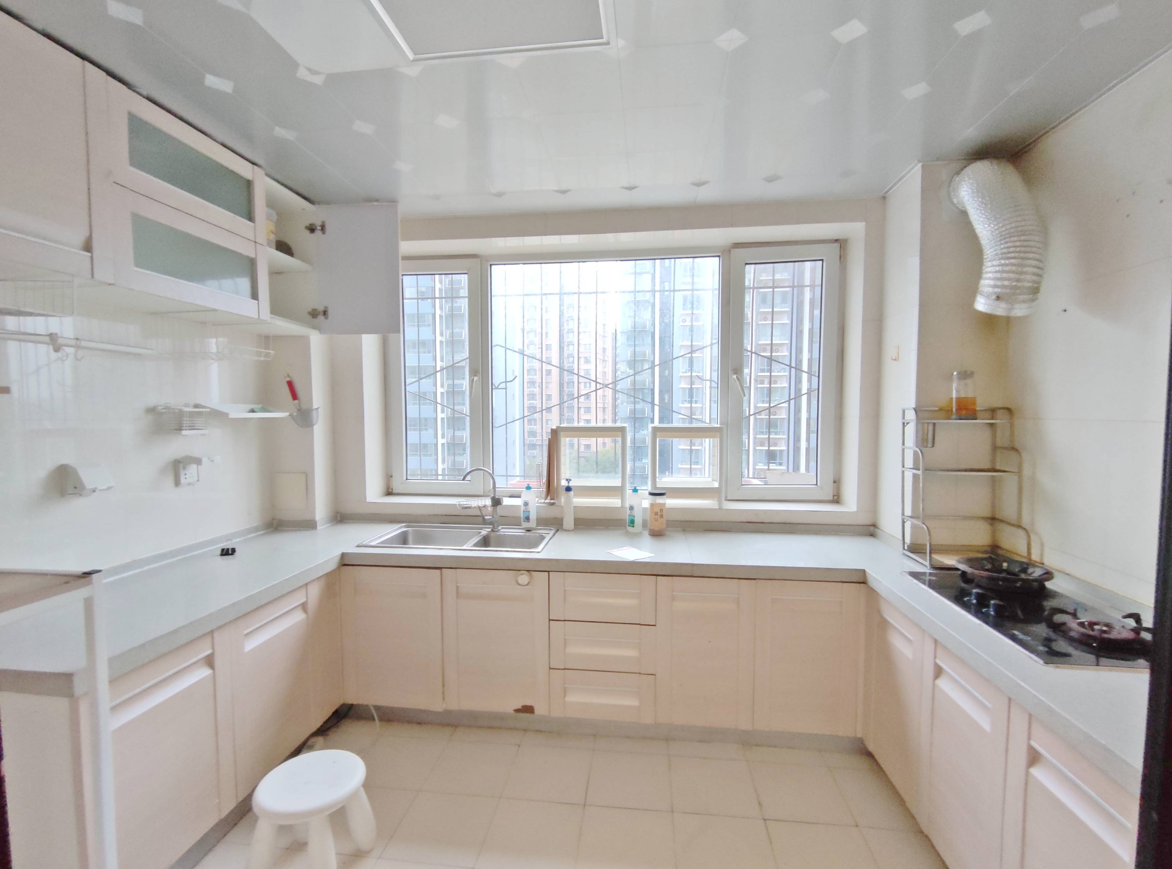 卧龙花园龙泰苑