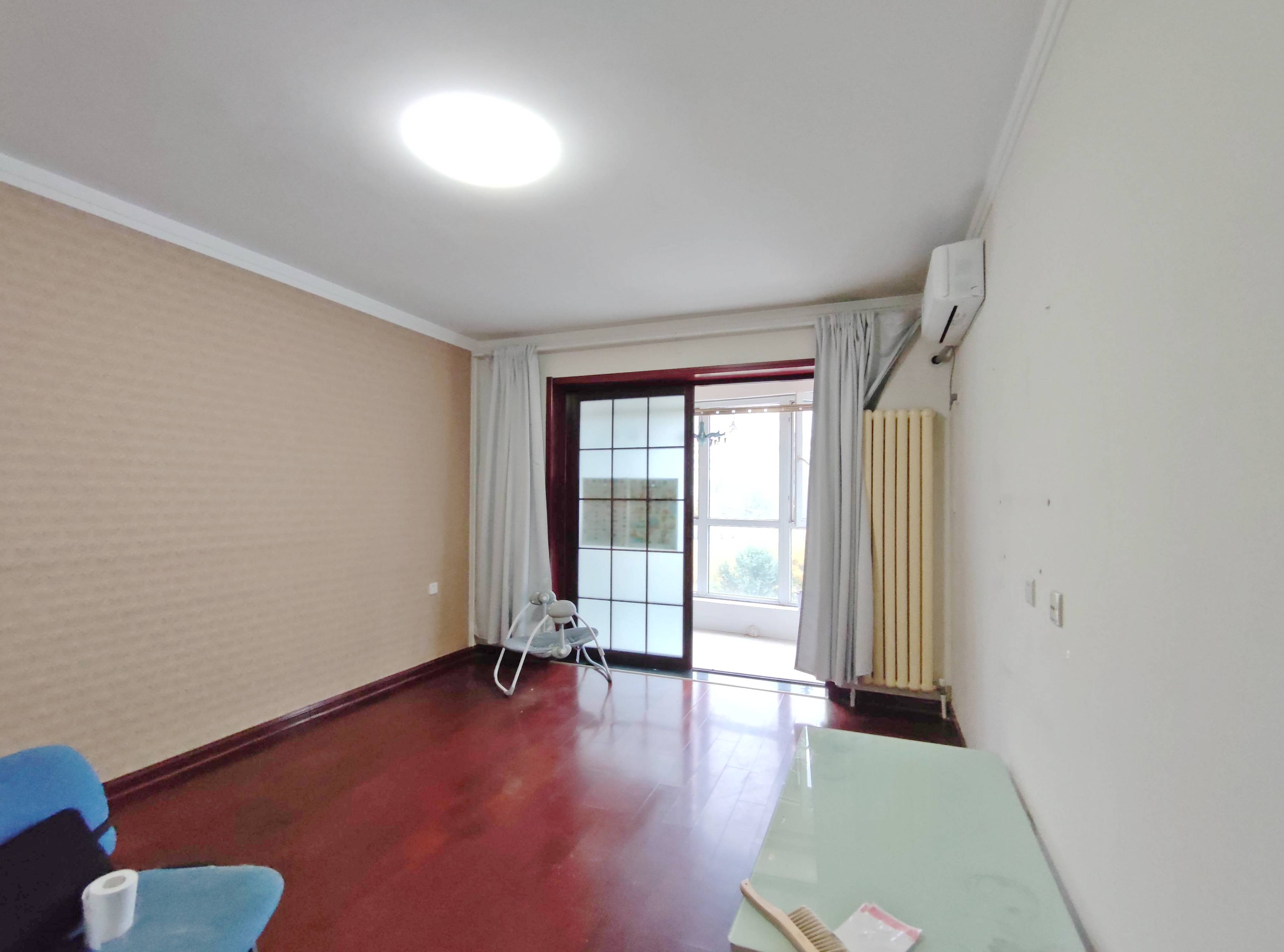 卧龙花园龙泰苑