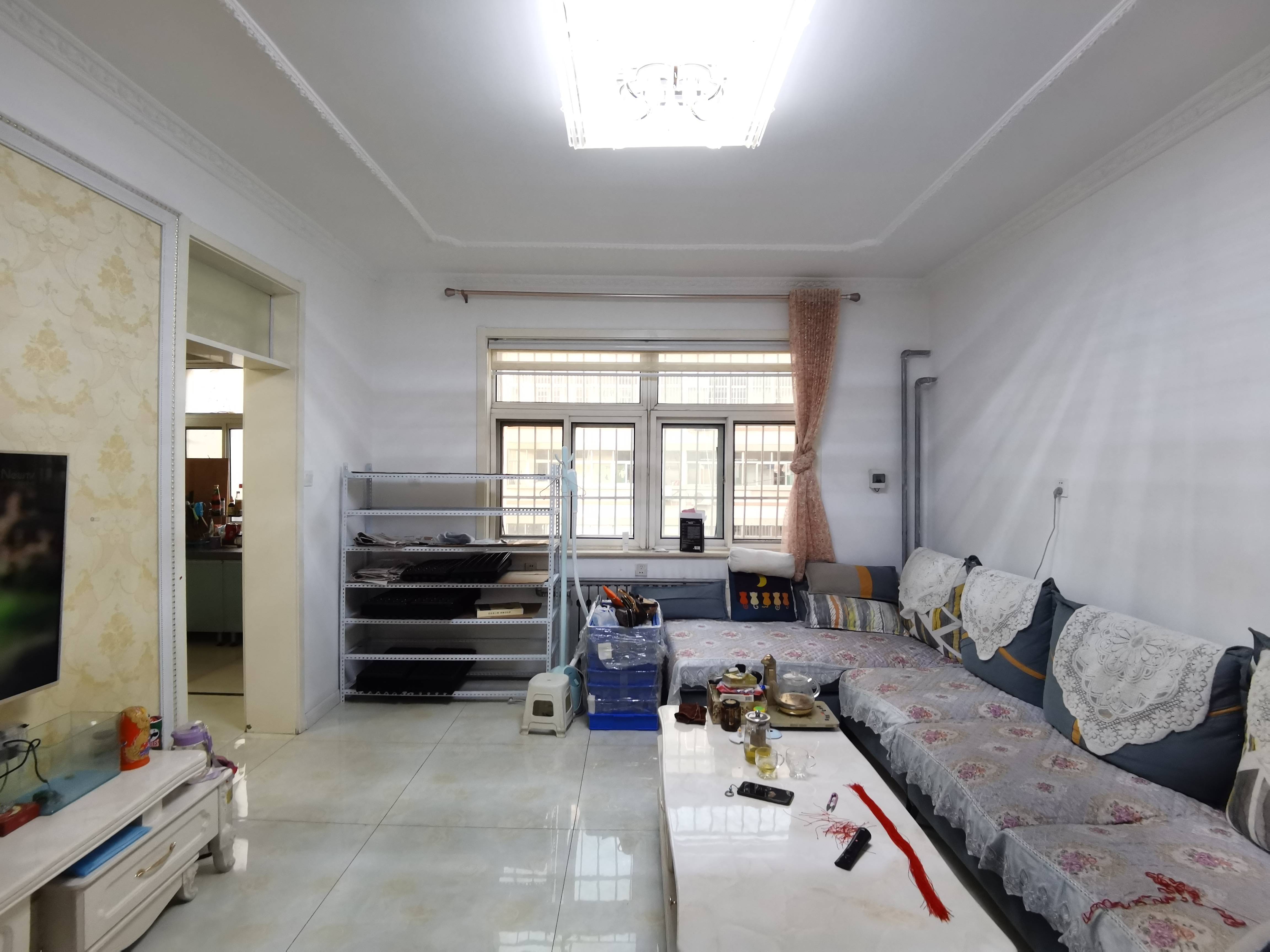  宾谷街665号 南北