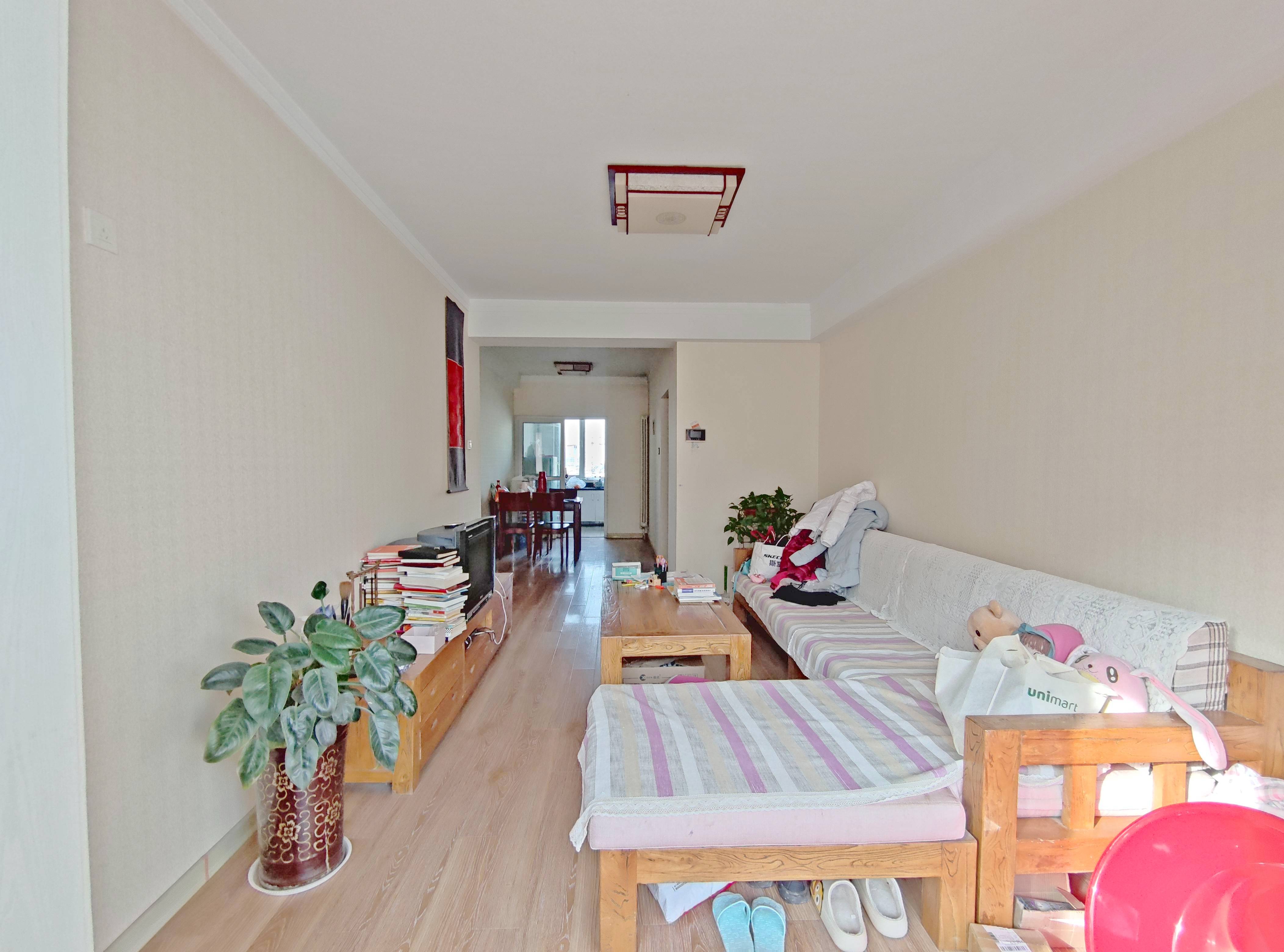  卧龙花园龙盛苑 南北