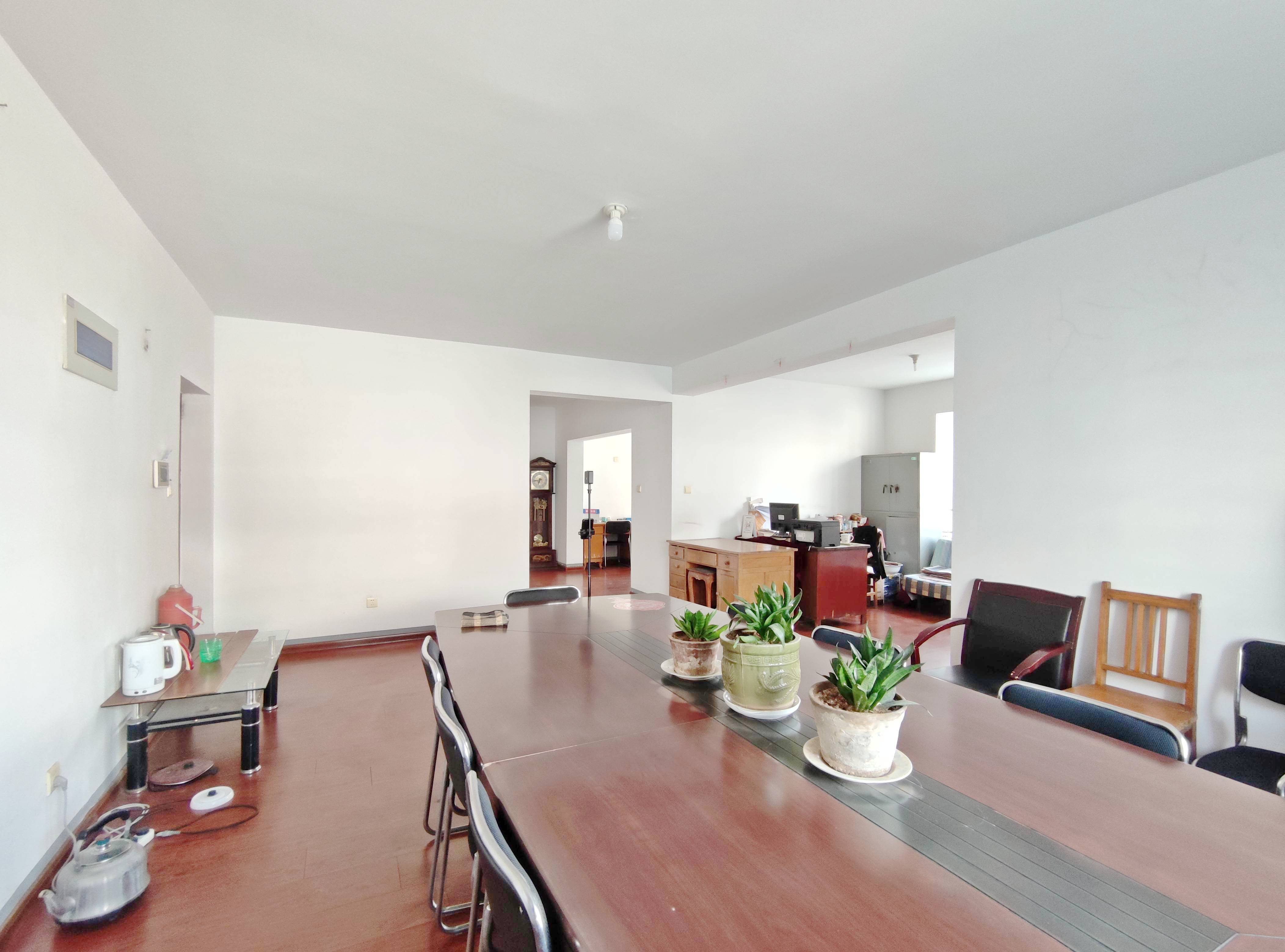 卧龙花园龙泰苑