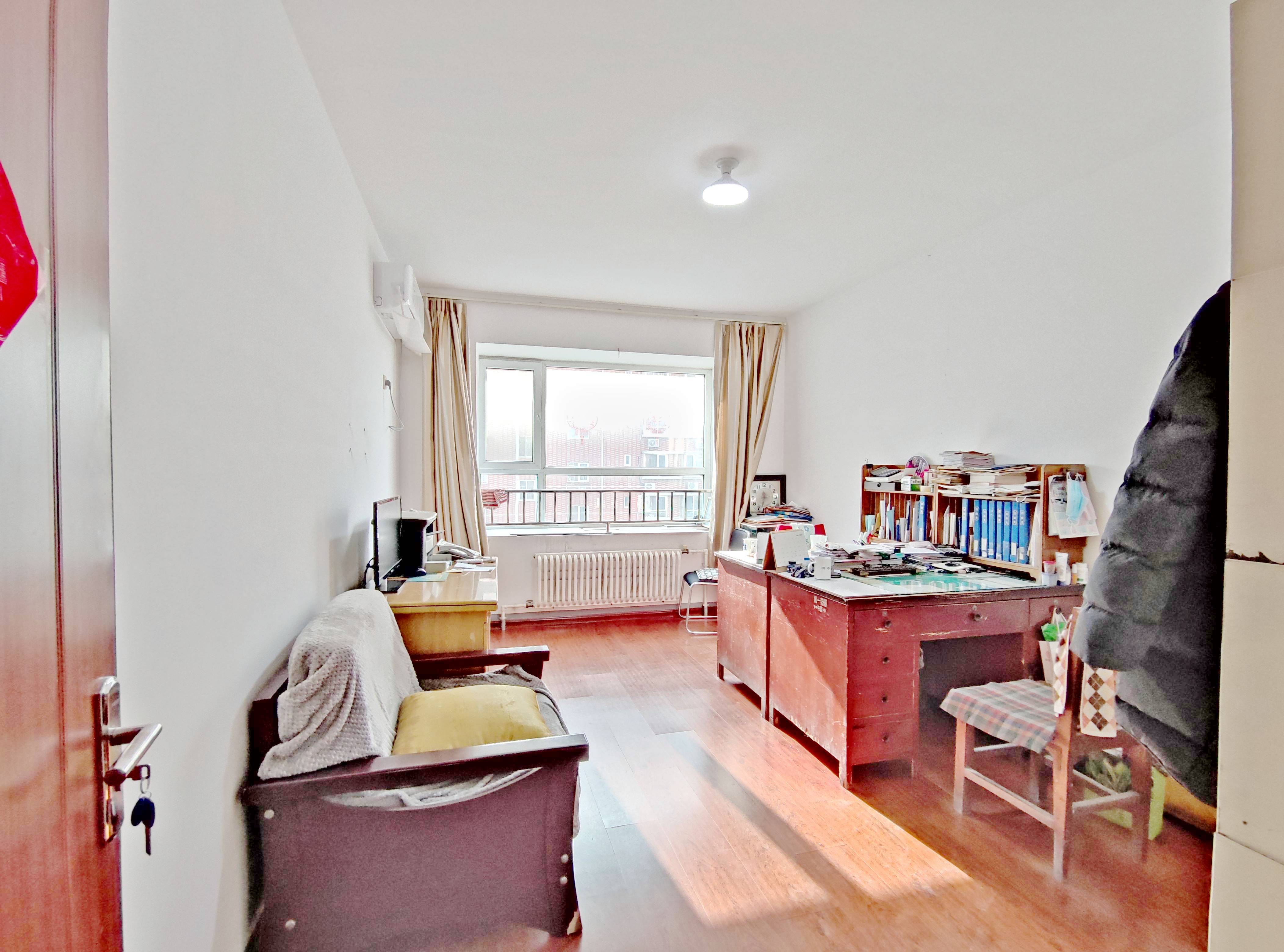 卧龙花园龙泰苑