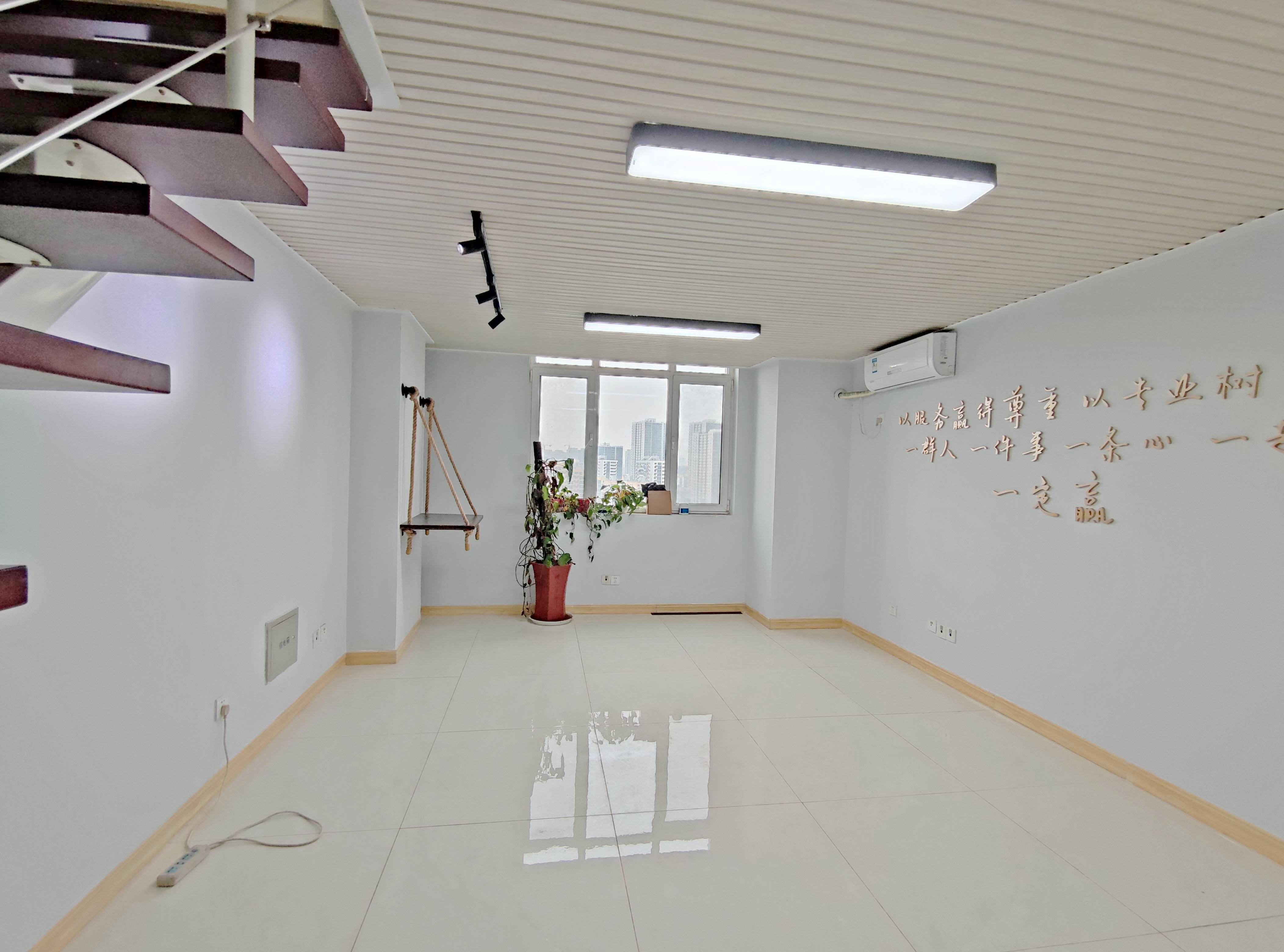 绿地泉景雅园商务大厦