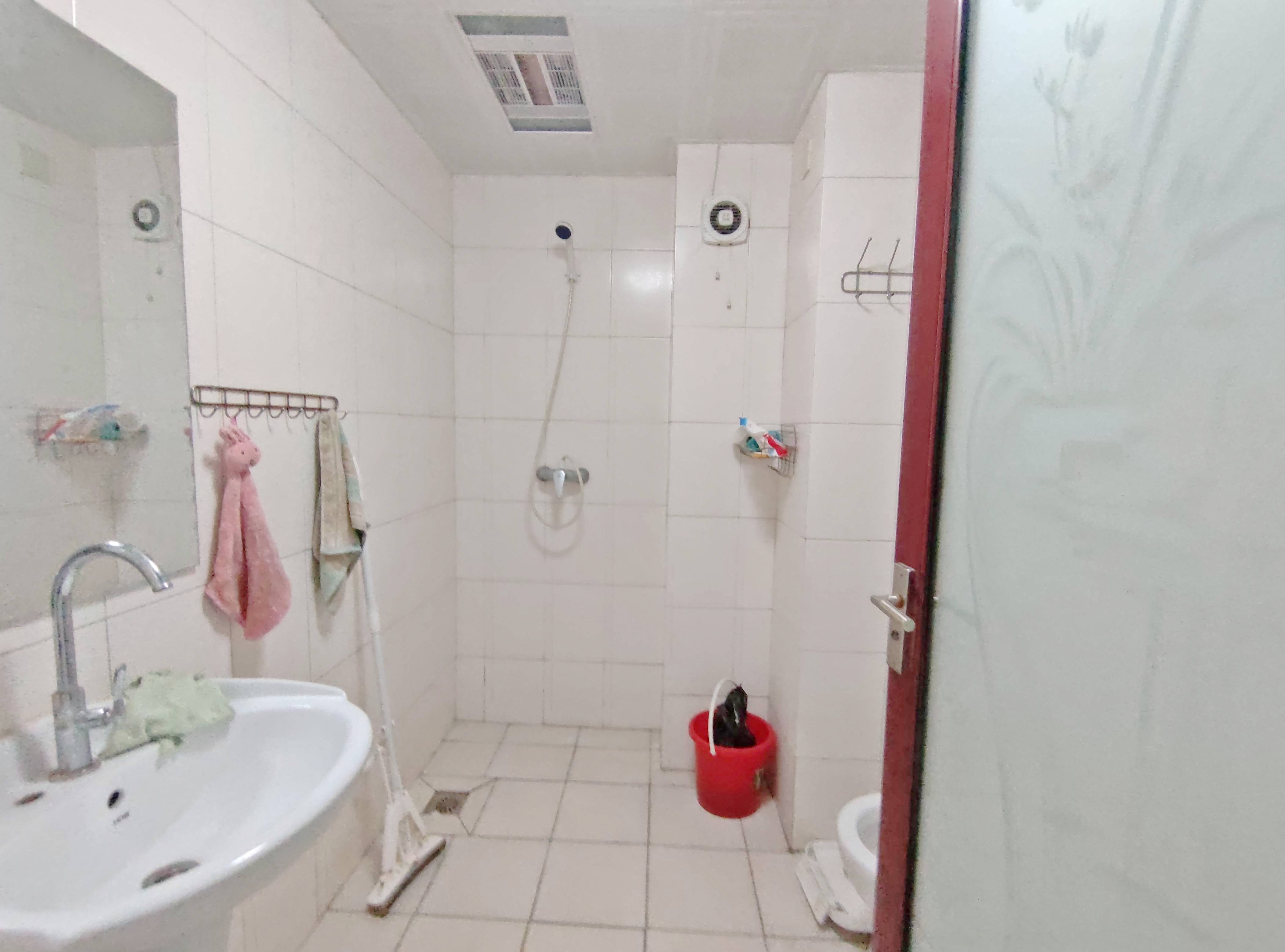 绿地泉景雅园商务大厦