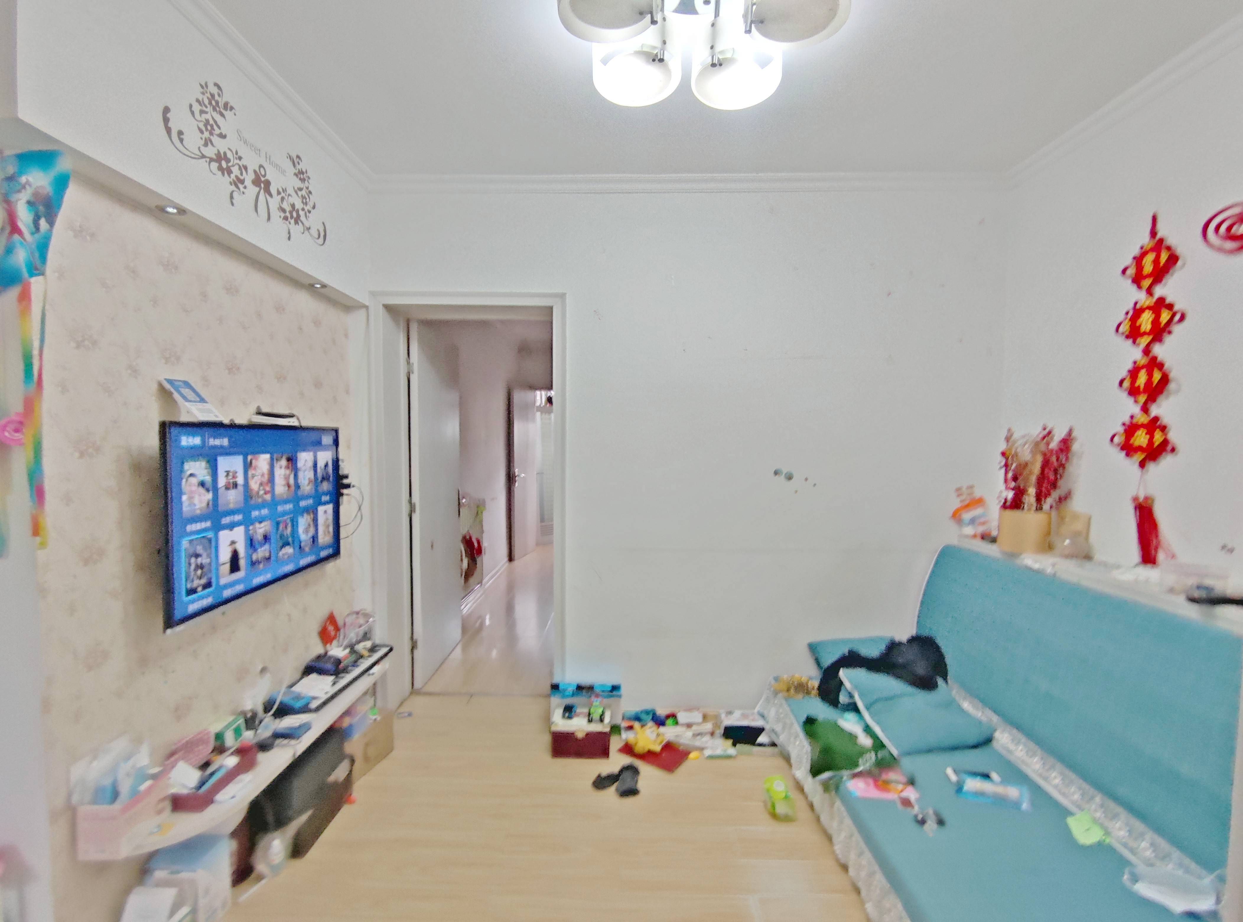  二七新村南路 山水大润发对面 两室一厅 客厅好用 非顶楼