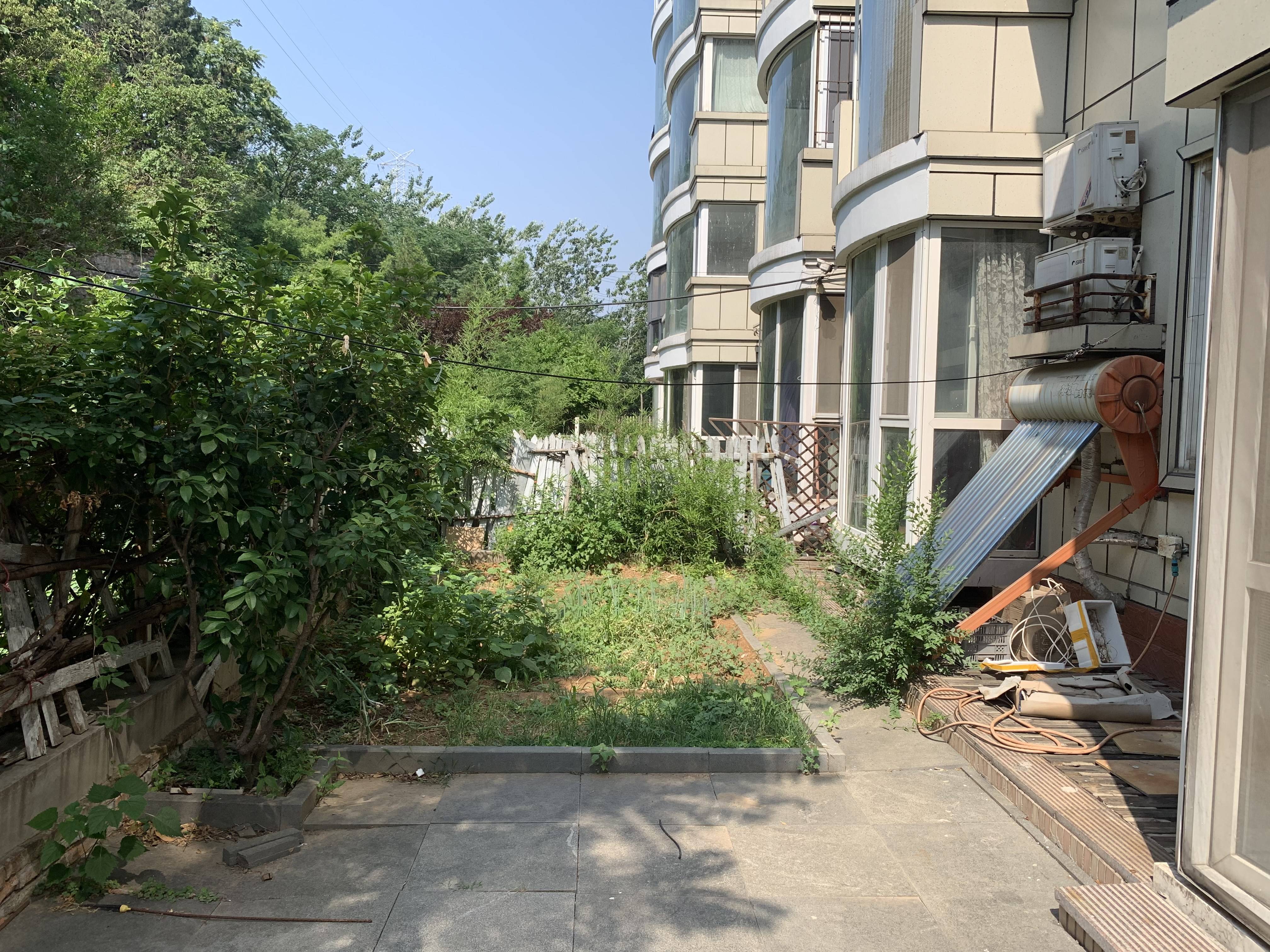 整租· 环山路房龄新低楼层正规三室南北通透有车位看房方便