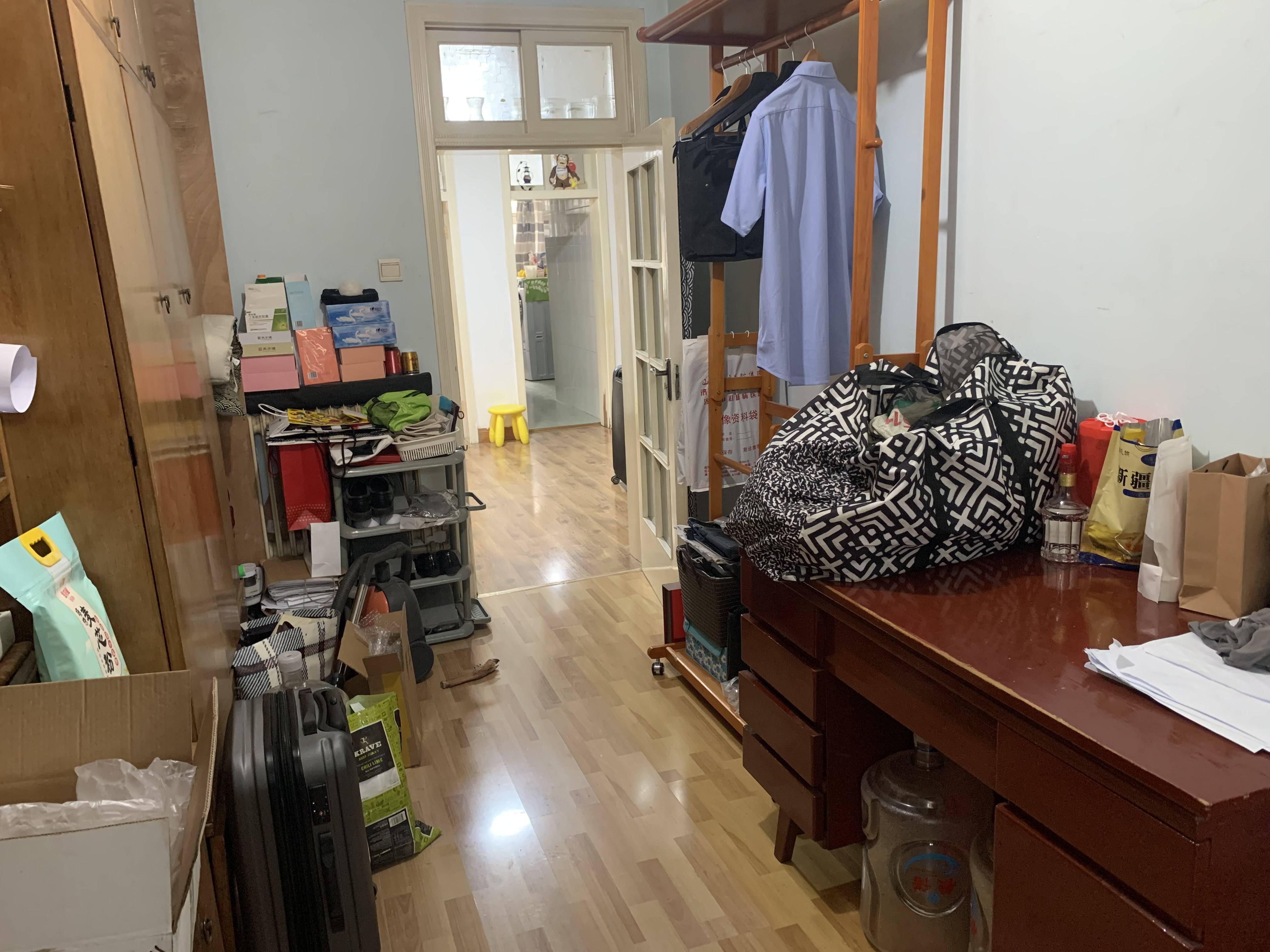 整租· 纬一路 陪读房 精装修   3室1厅 南北 东西齐全 很干净