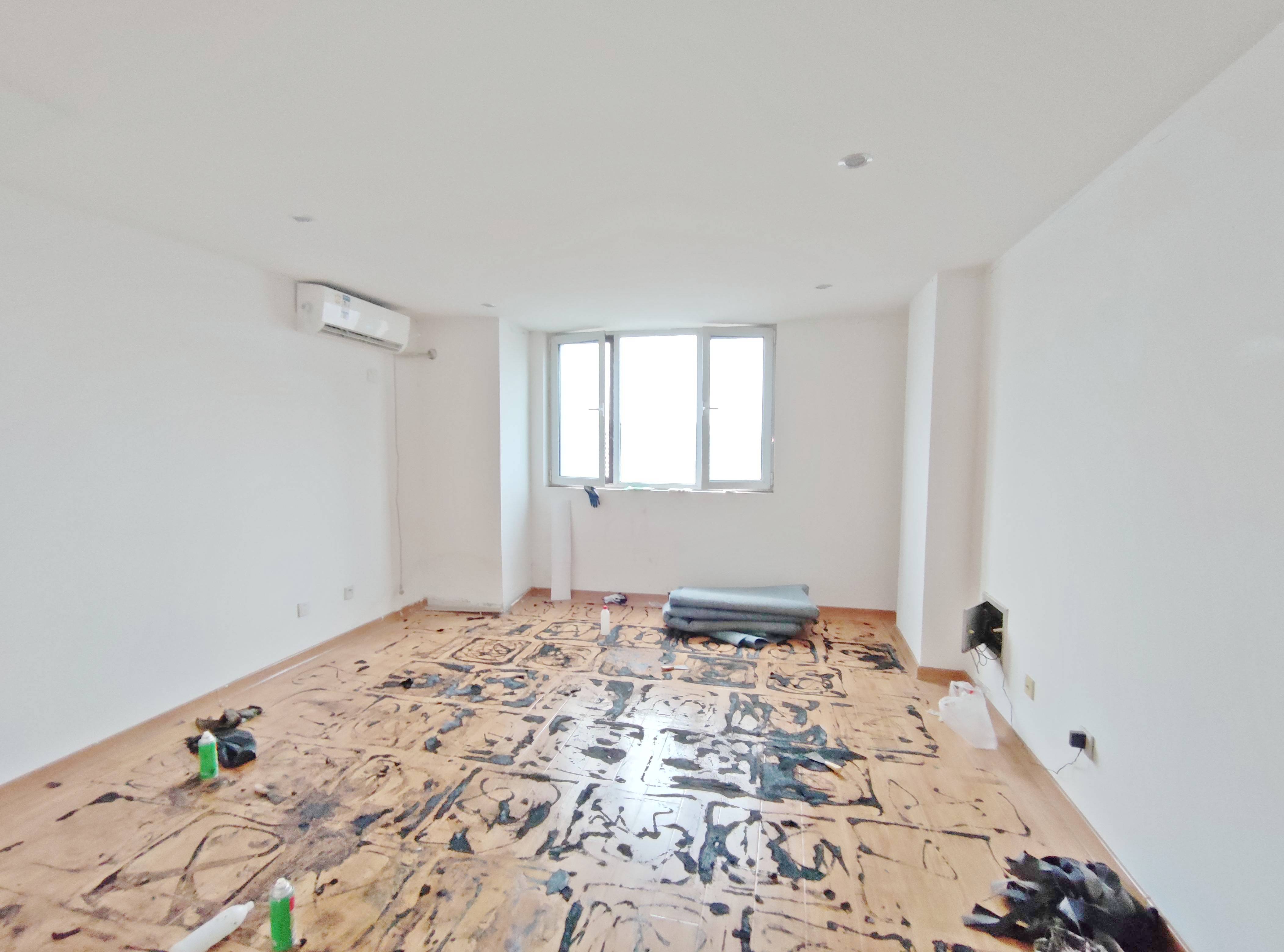 绿地泉景雅园商务大厦