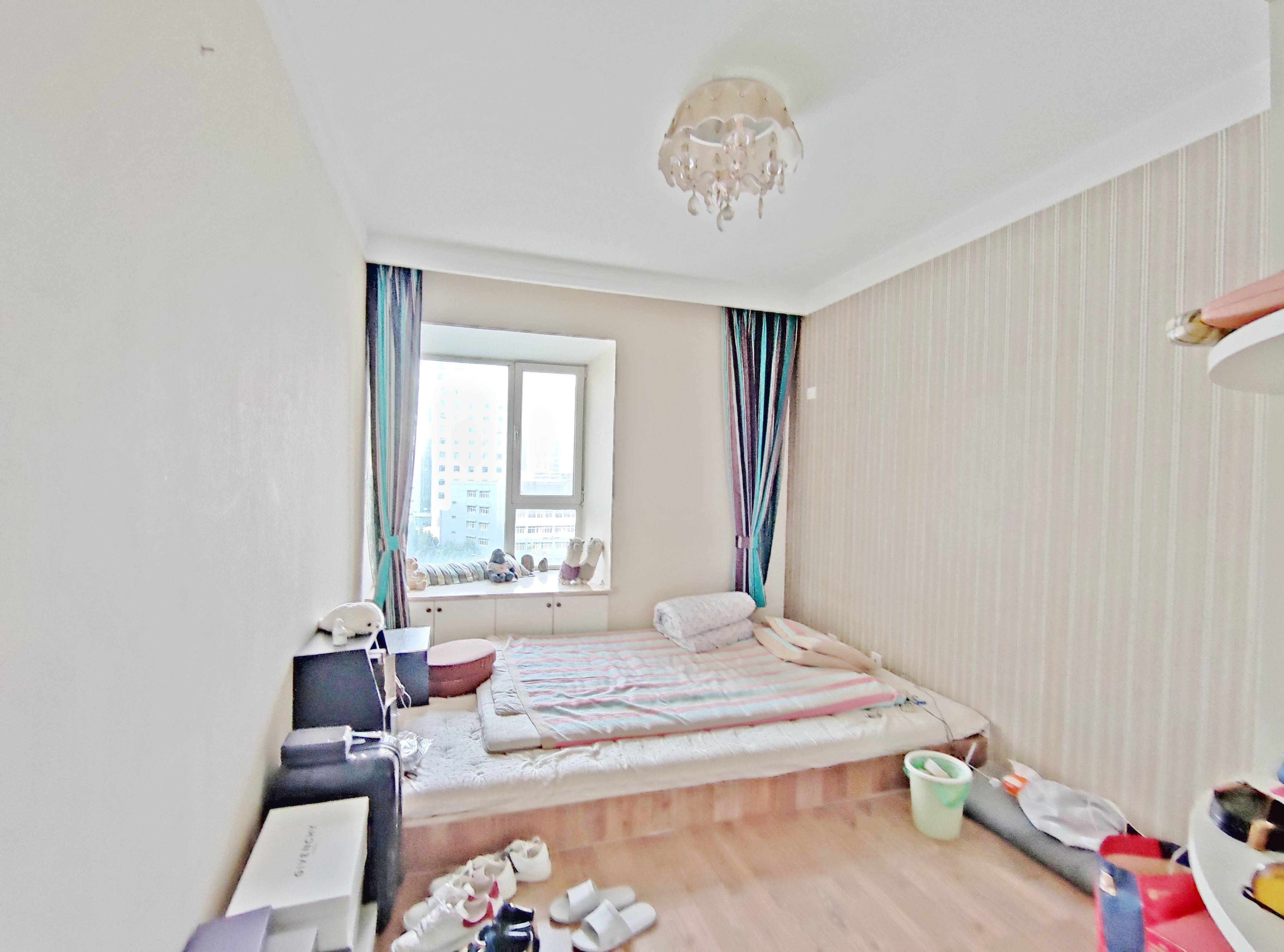 绿地新里卢浮公馆