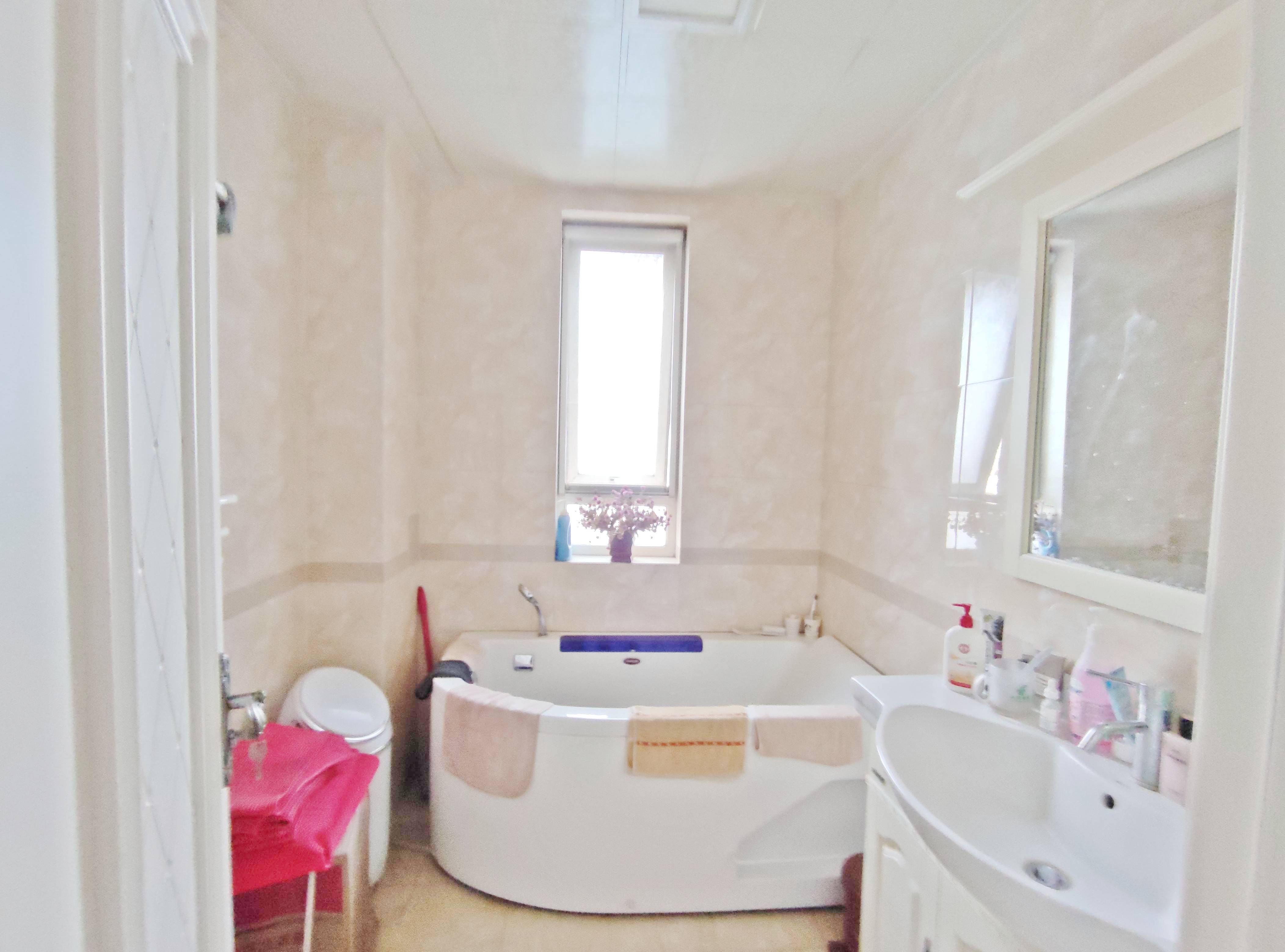 绿地新里卢浮公馆