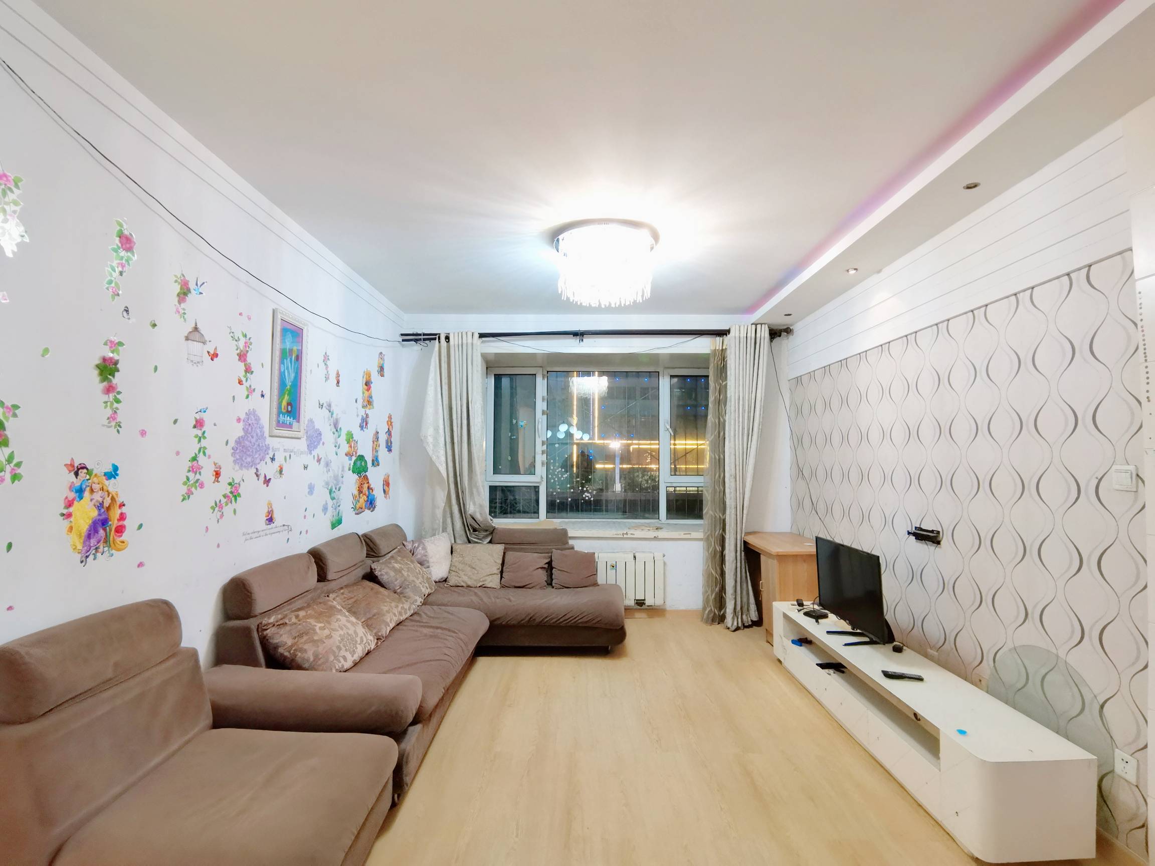  鲍德现代逸城 南北