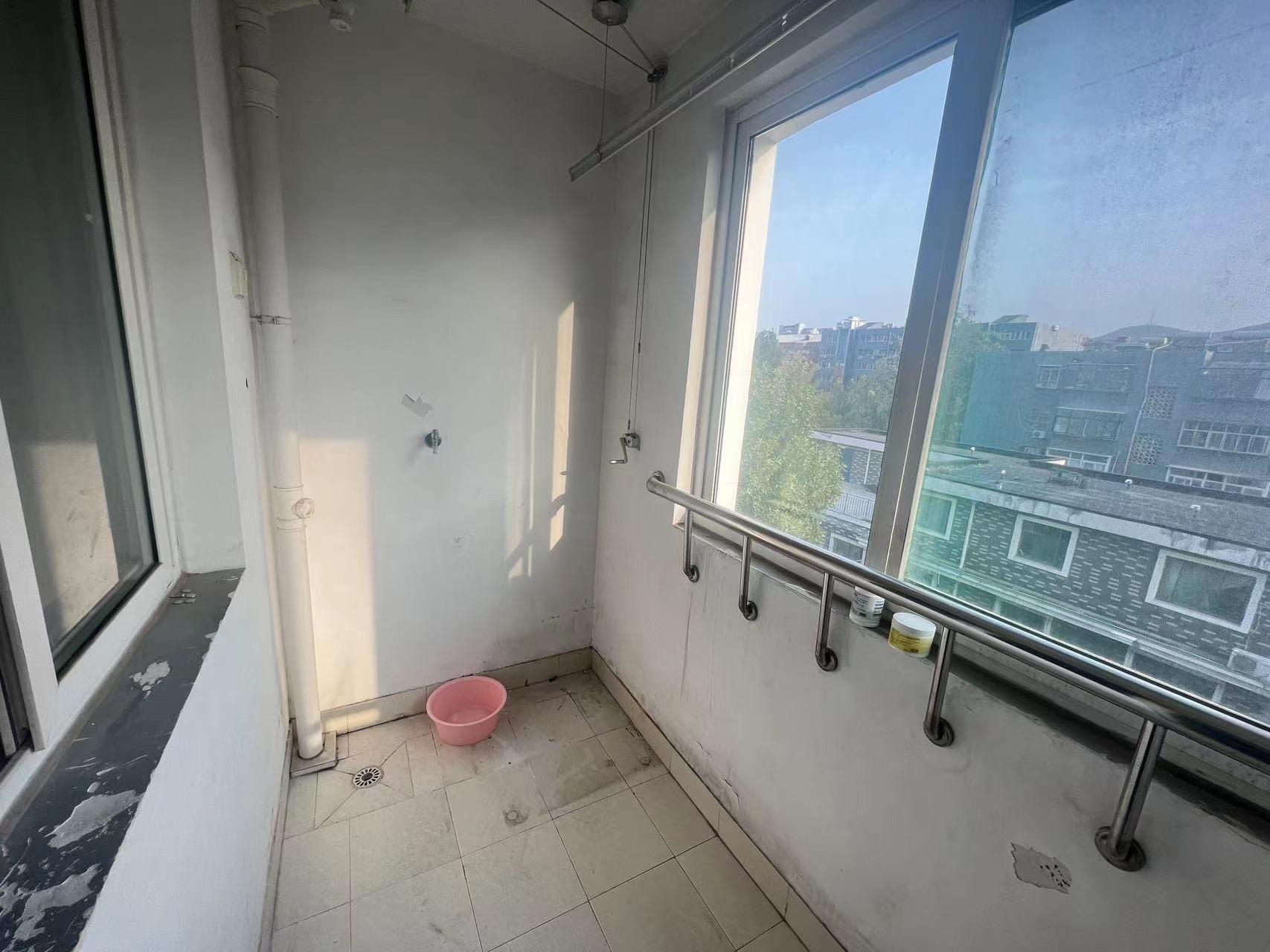 东舍坊西居