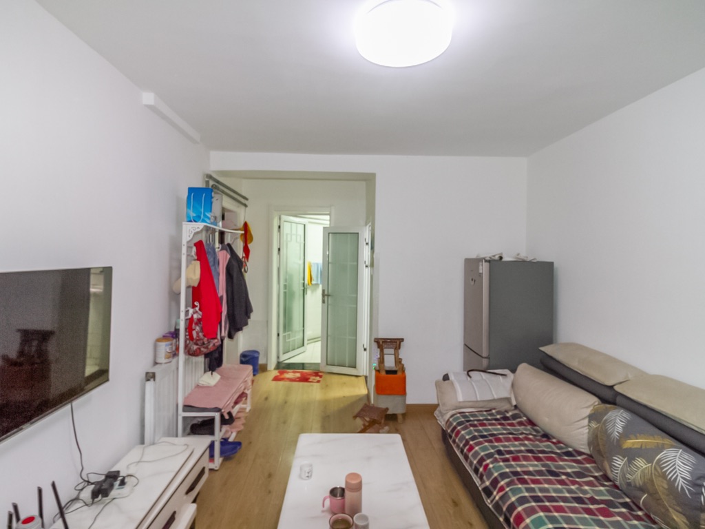  纬三路单位宿舍 东