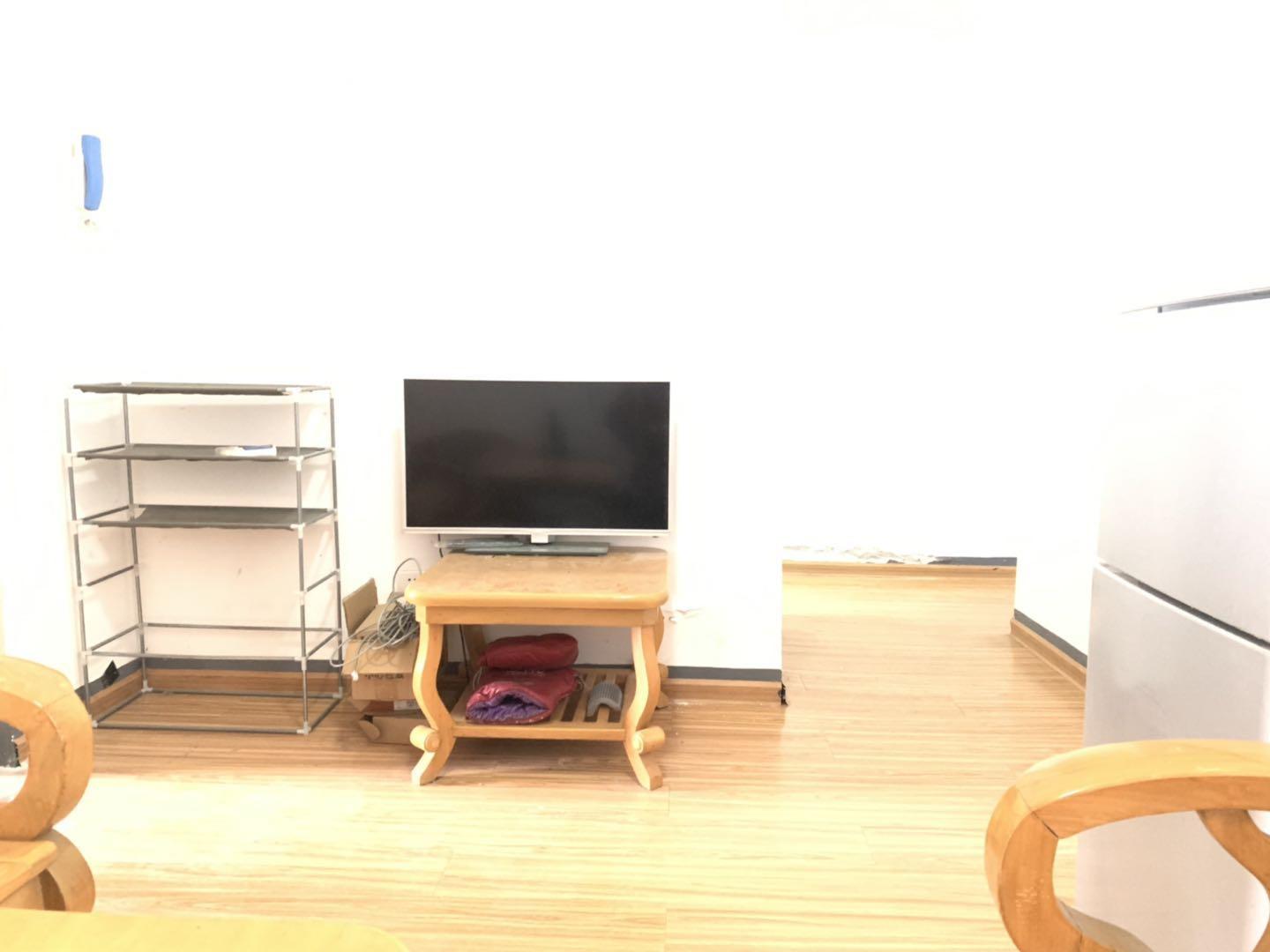 官扎营新区