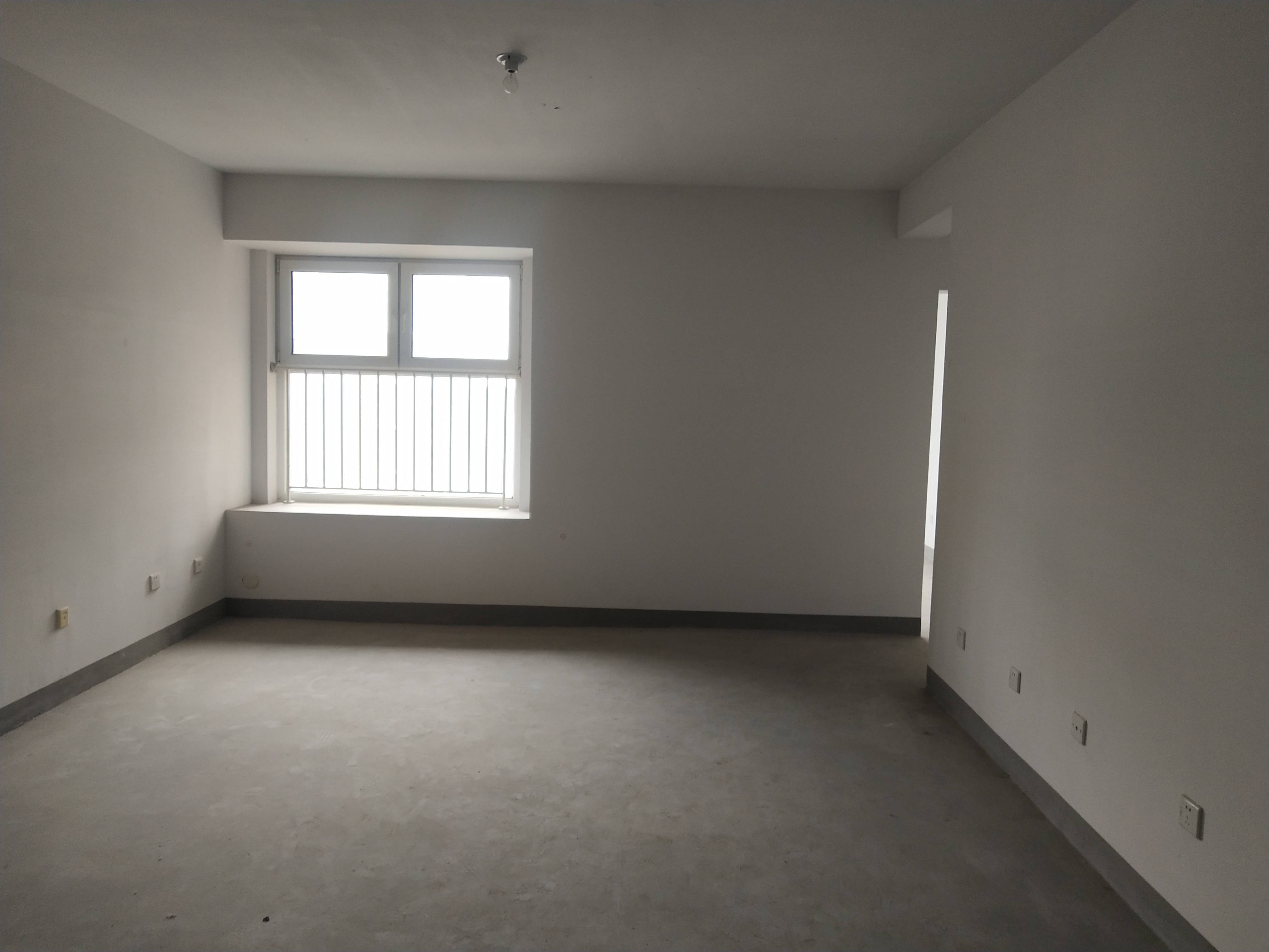 天鸿万象新天中层 101平 三室 毛坯房 未住过 150