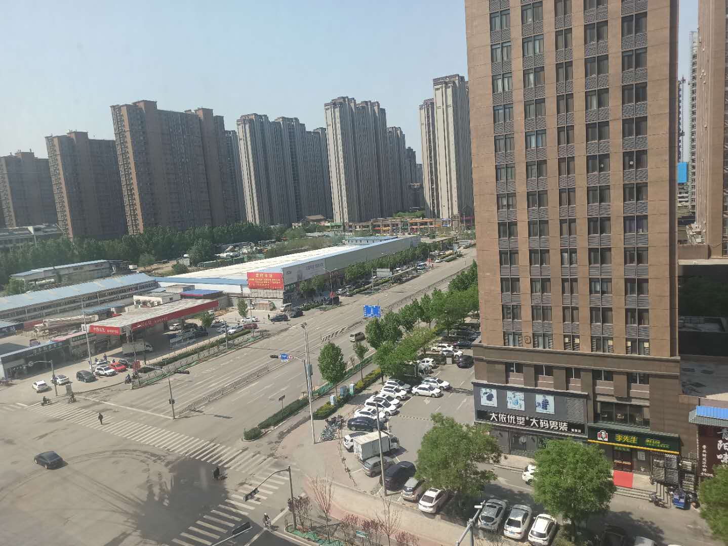 祥泰汇东国际!一居室家具家电齐全 随时可以看房