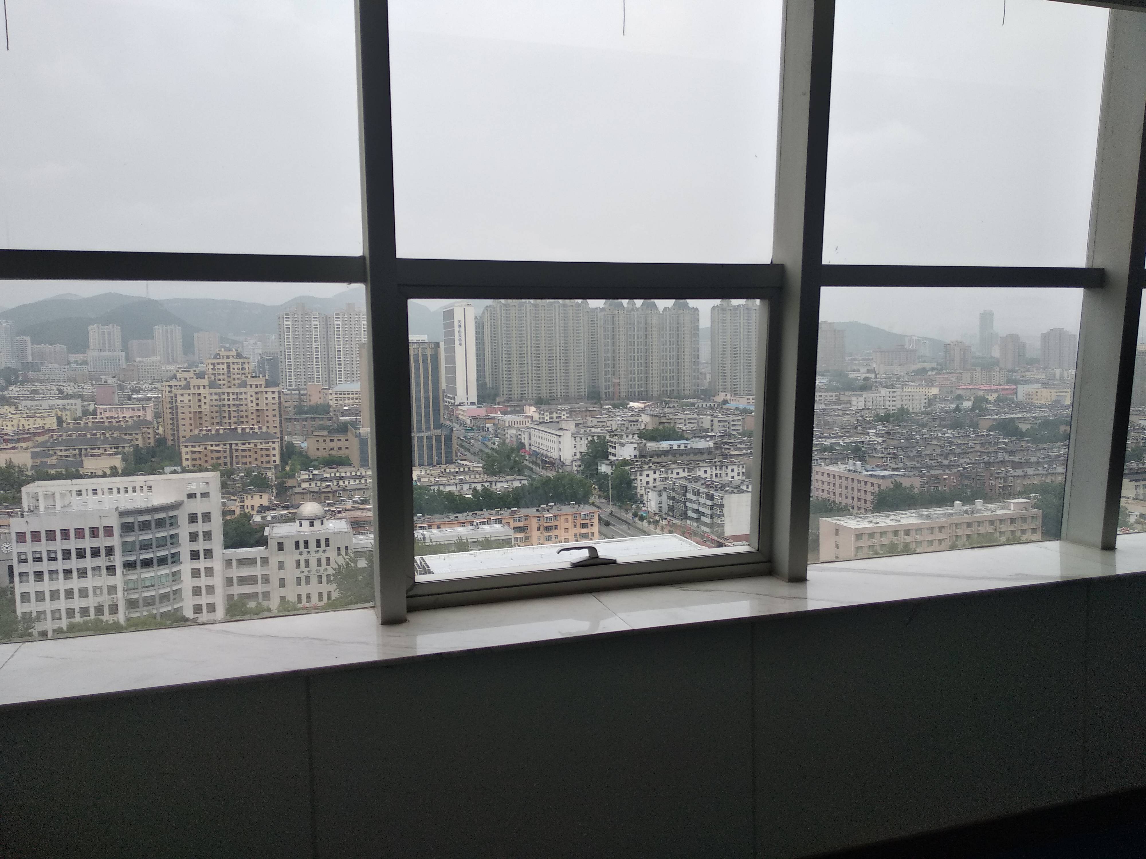 解放路银座数码广场南