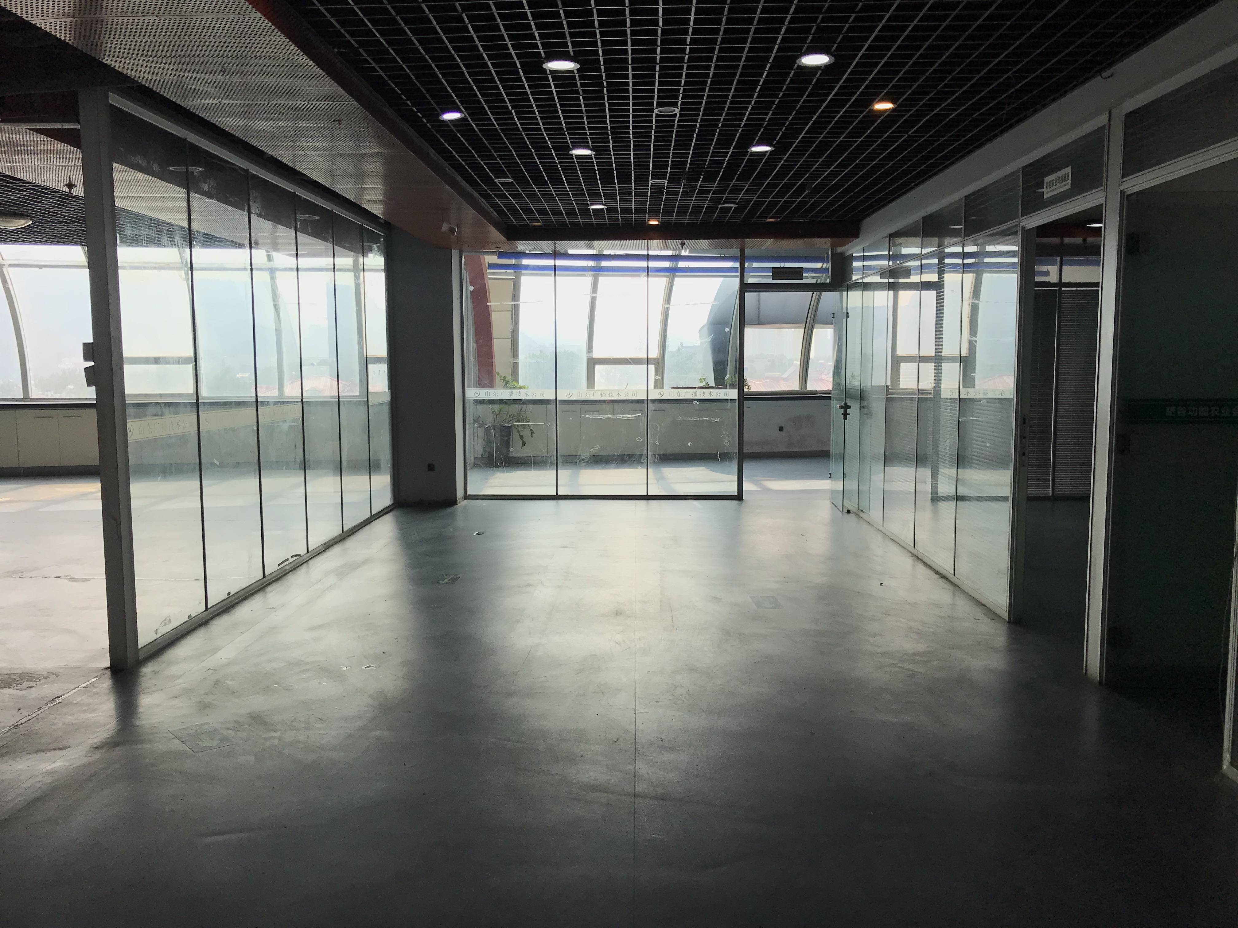 整租·英雄山&nbsp;鲁润名商广场&nbsp;6室1厅&nbsp;西北