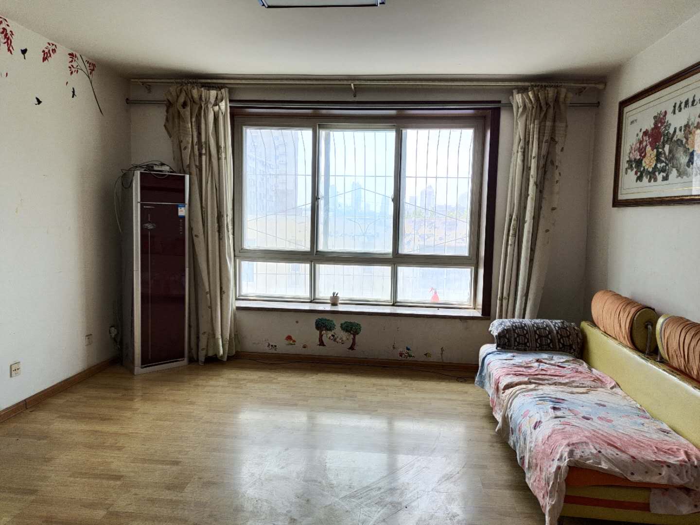 
							鲍青苑