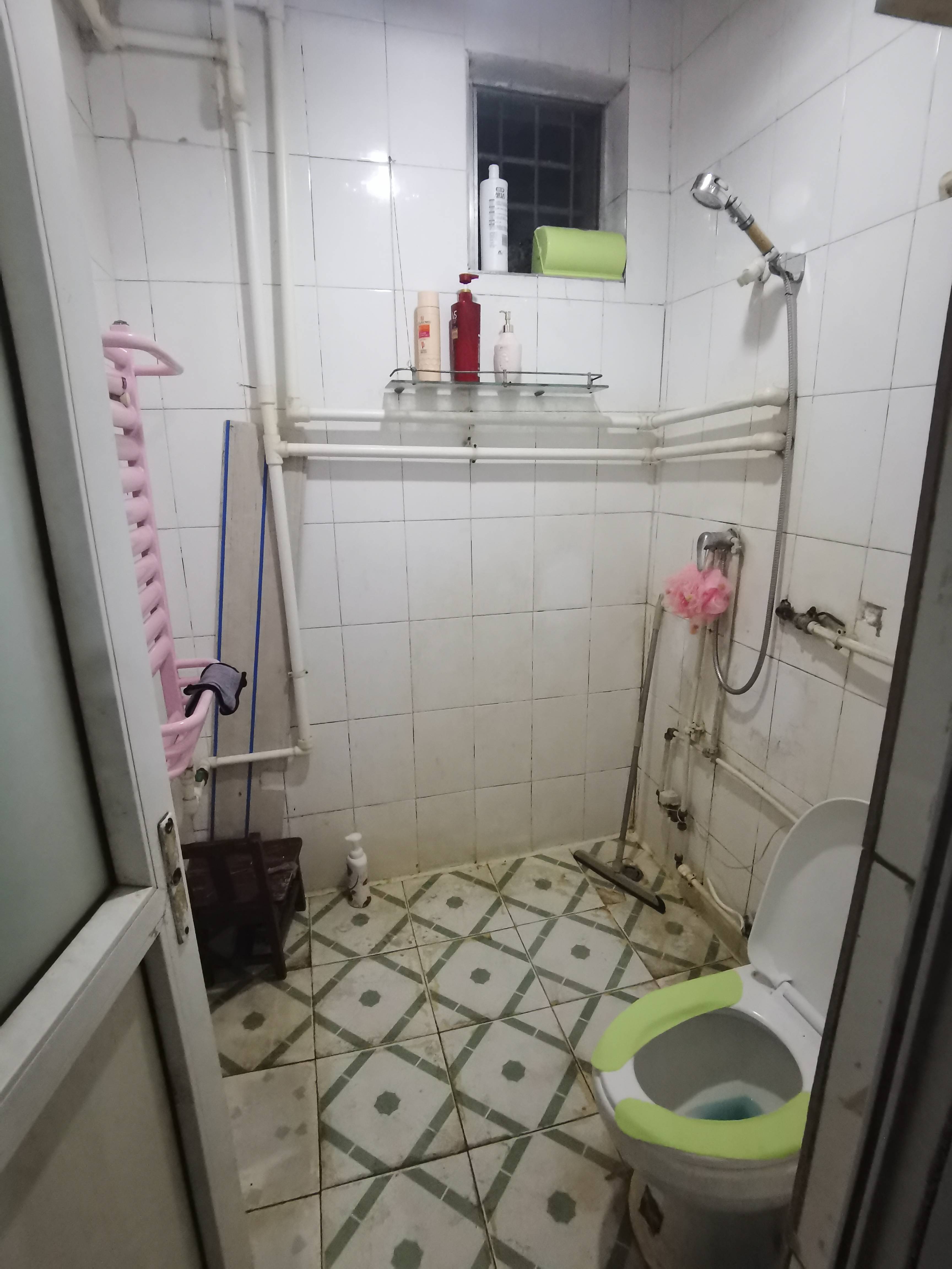 洪家楼西路82号