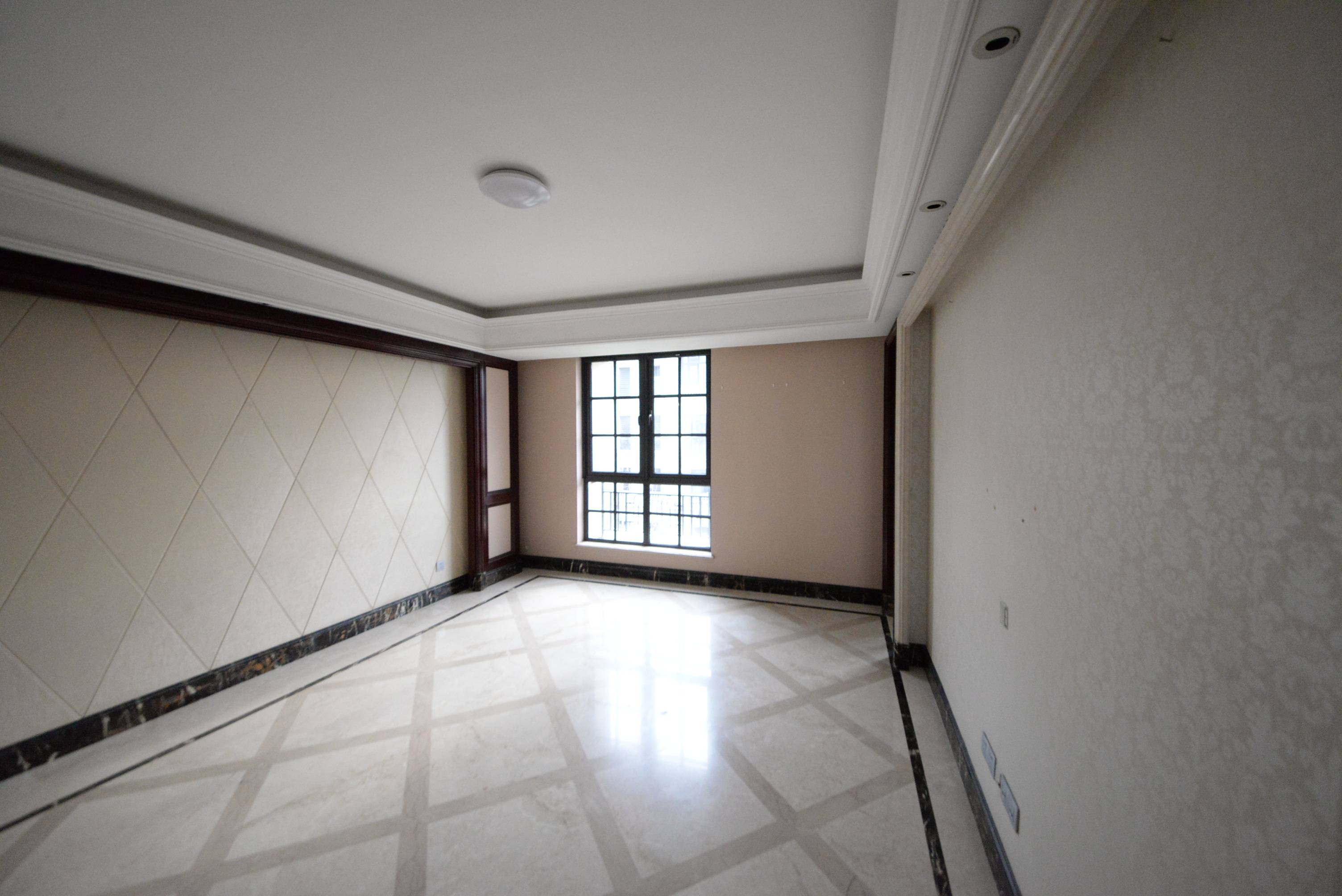  海尔绿城玫瑰园 南北