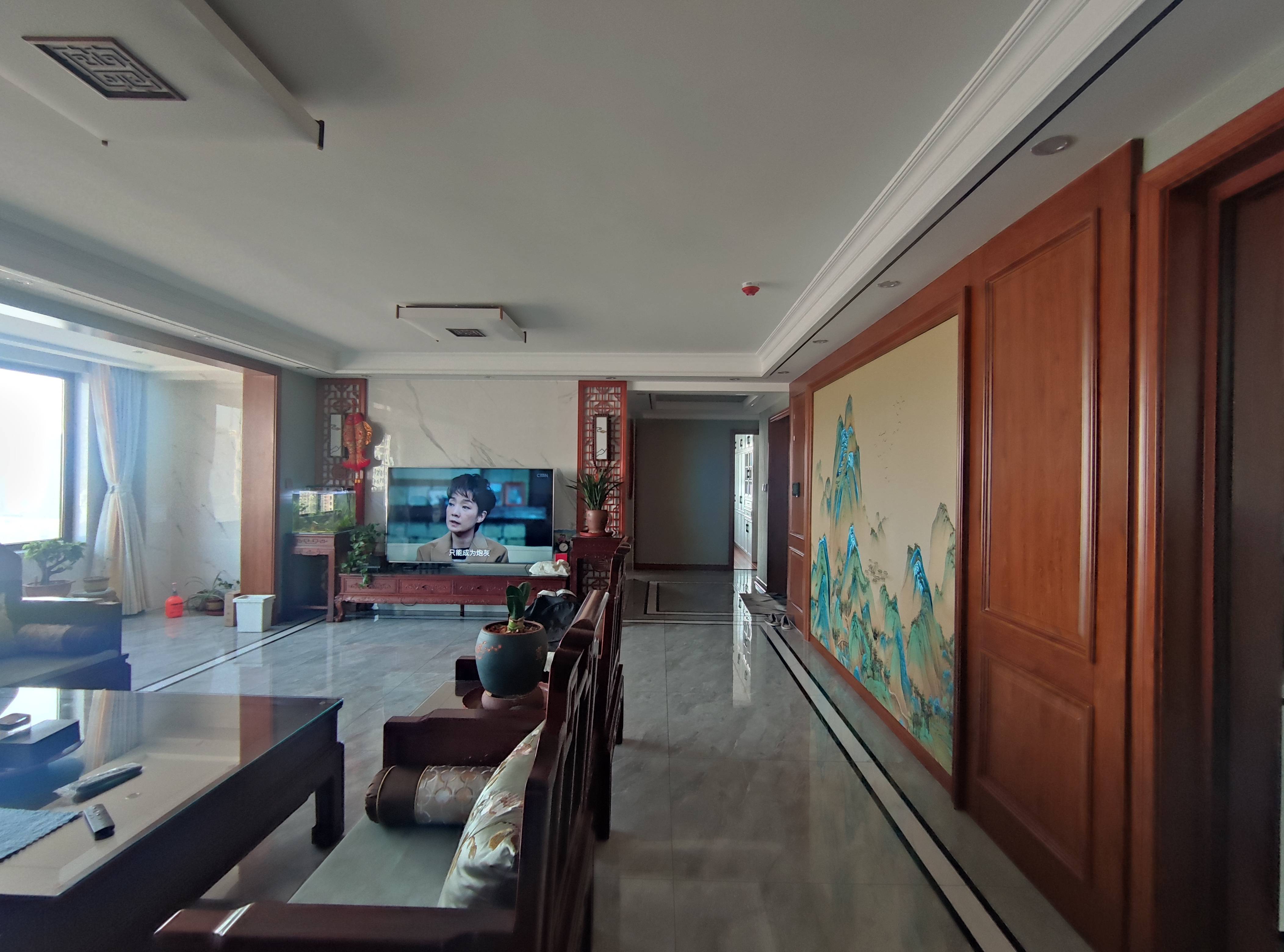  海尔云世界滟澜公馆花园 南北