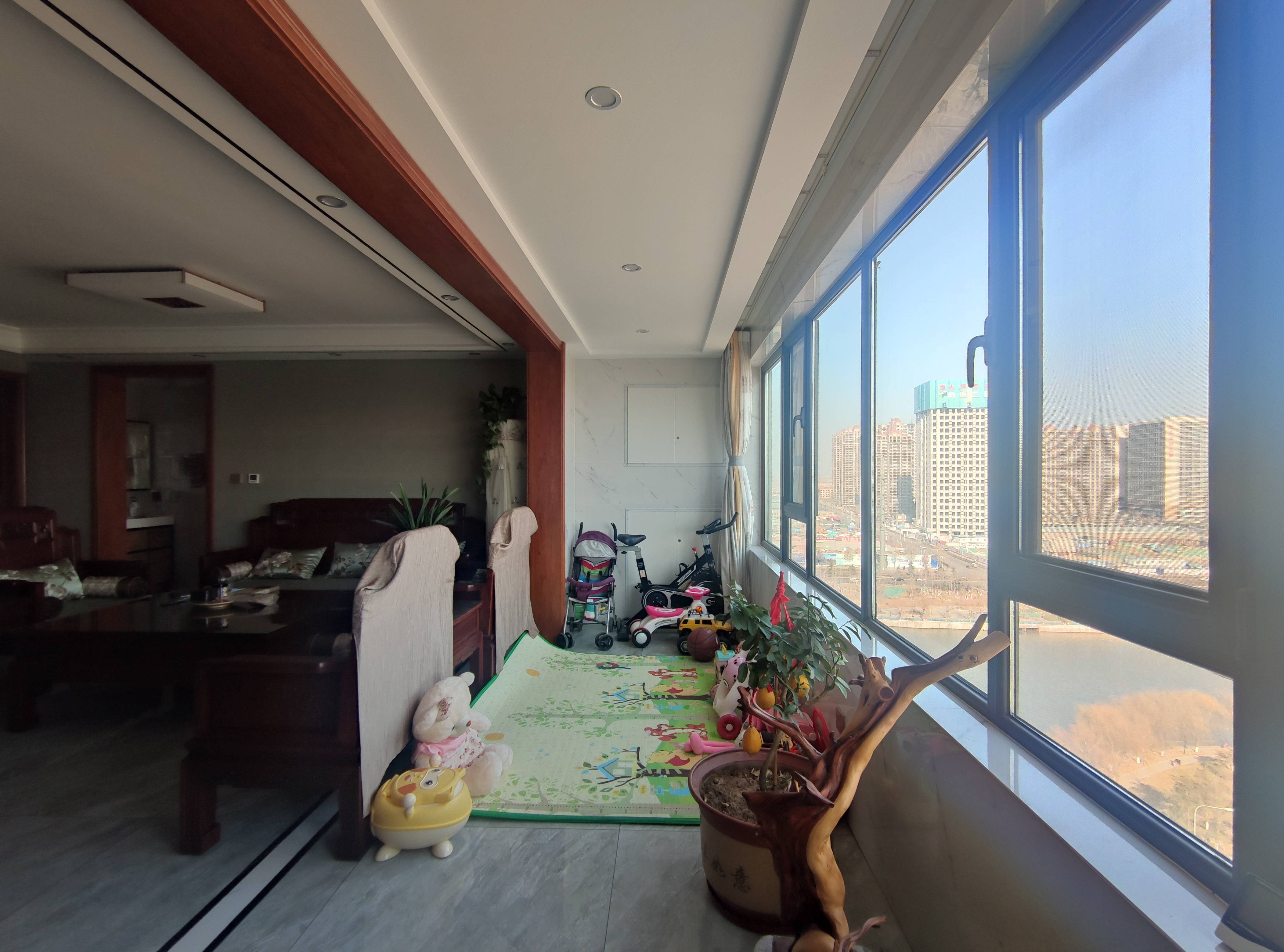 海尔云世界滟澜公馆花园