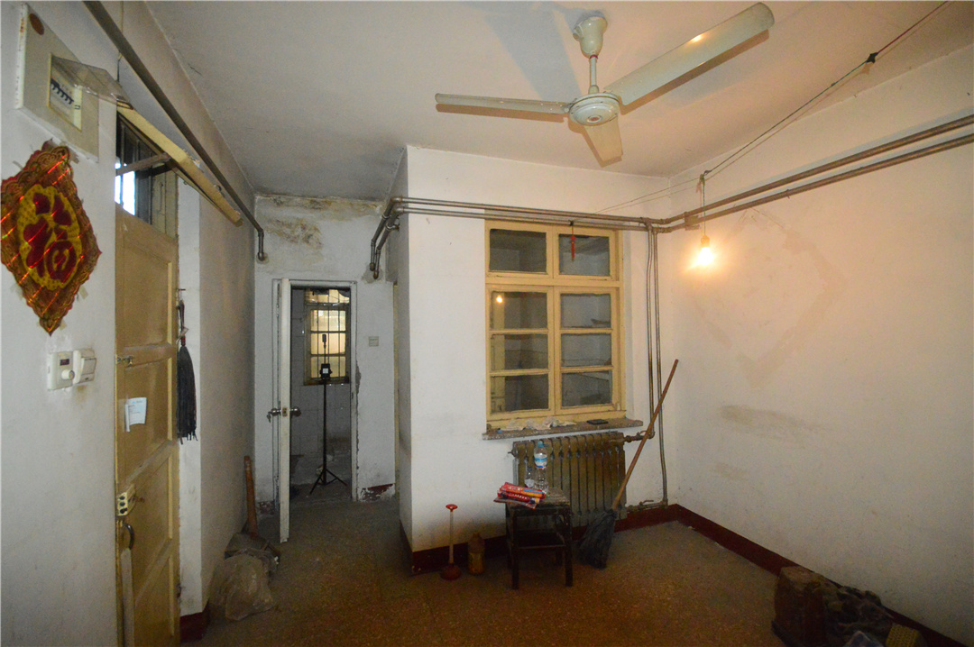  英雄山路76号 南北