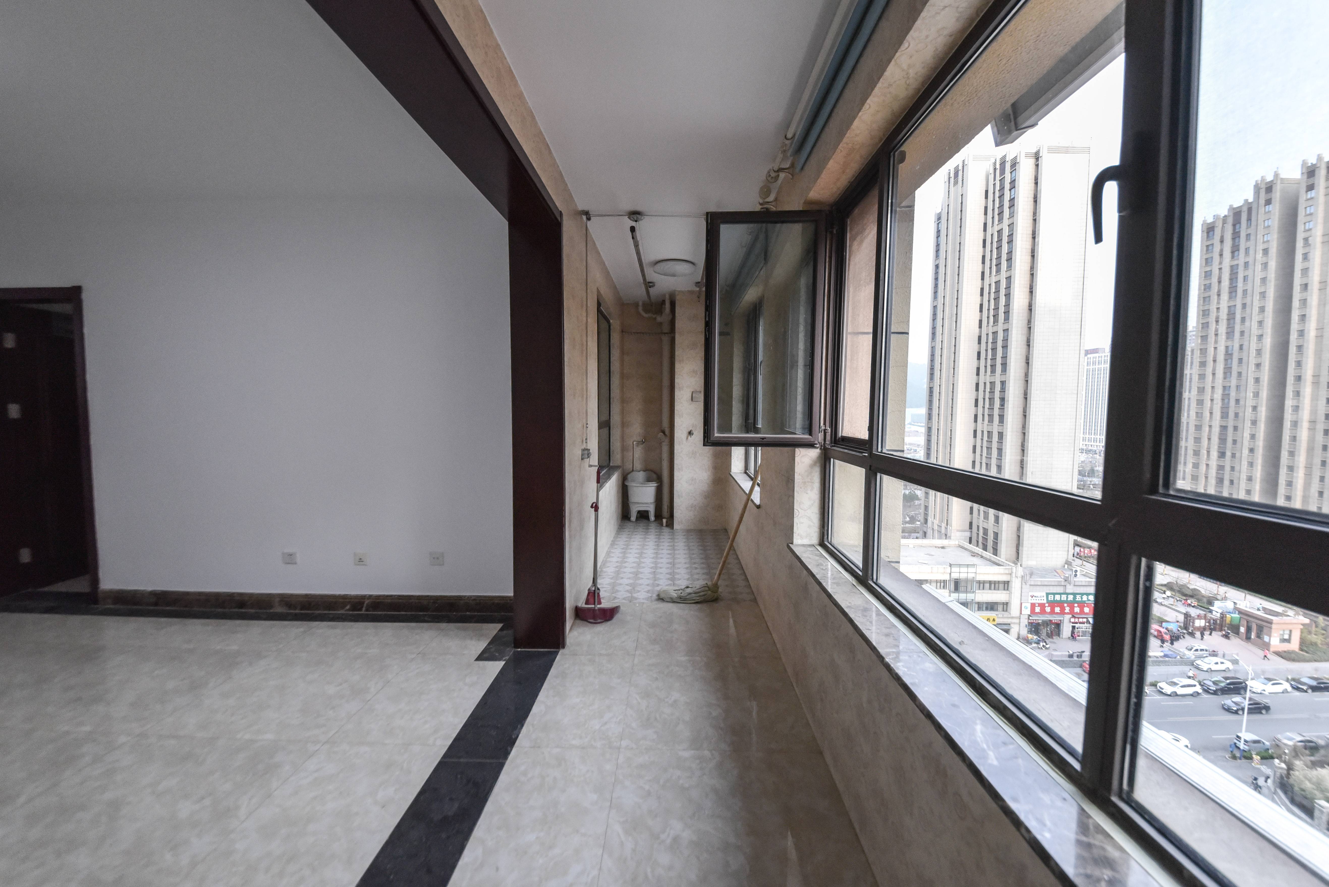 鲁邦奥林逸城西区