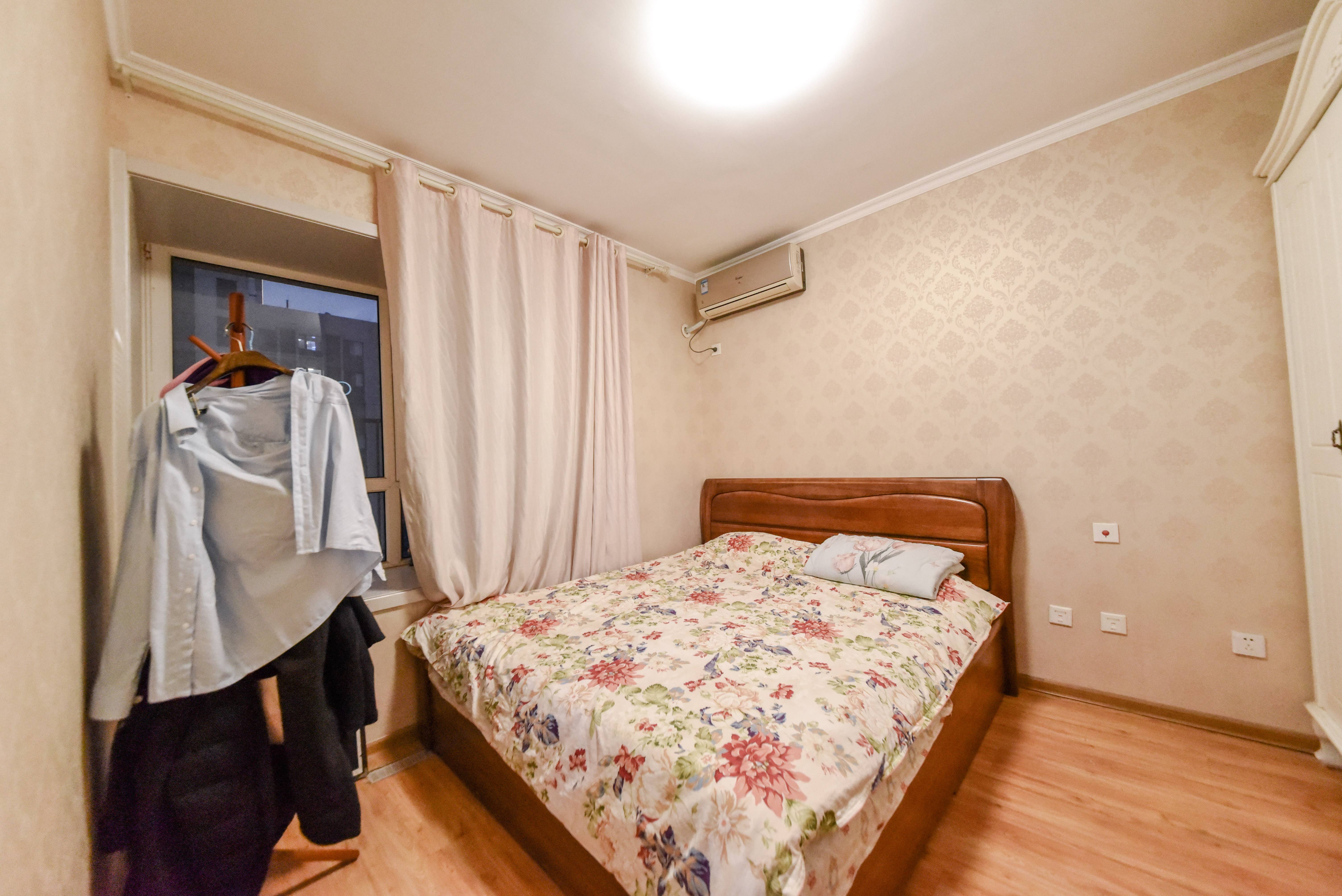 万科金域国际天泰家园 中装2居室 带地下室