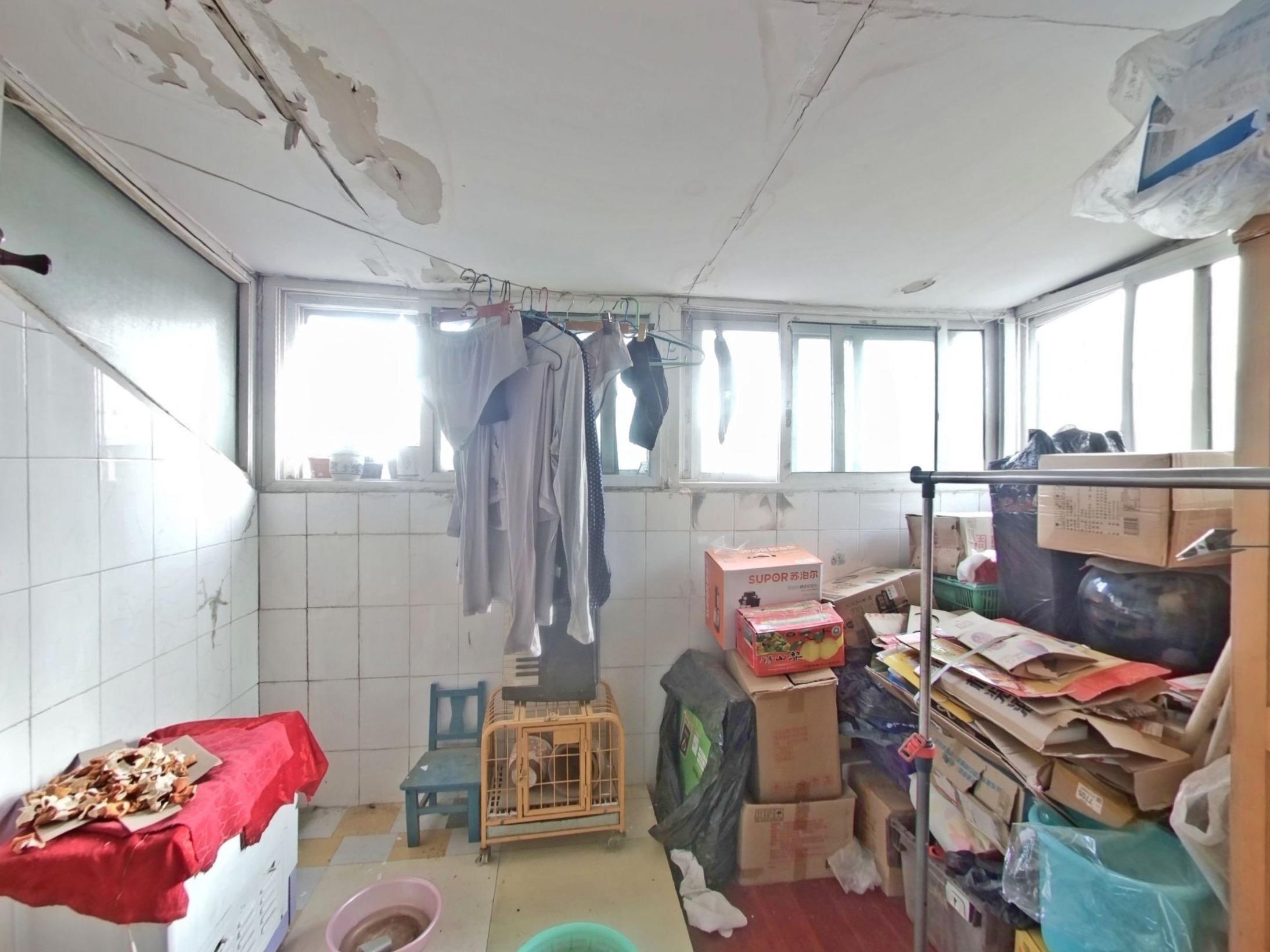 中伟新居